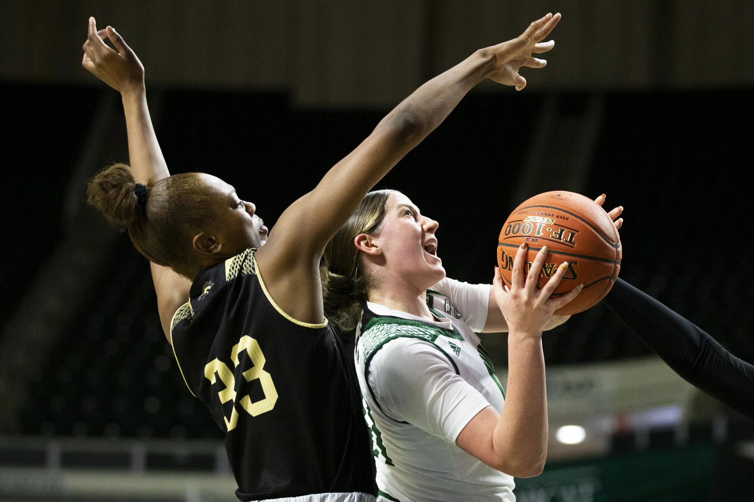 {2021}{02}{13}{WBB v Western Michigan}{CM}08.JPG