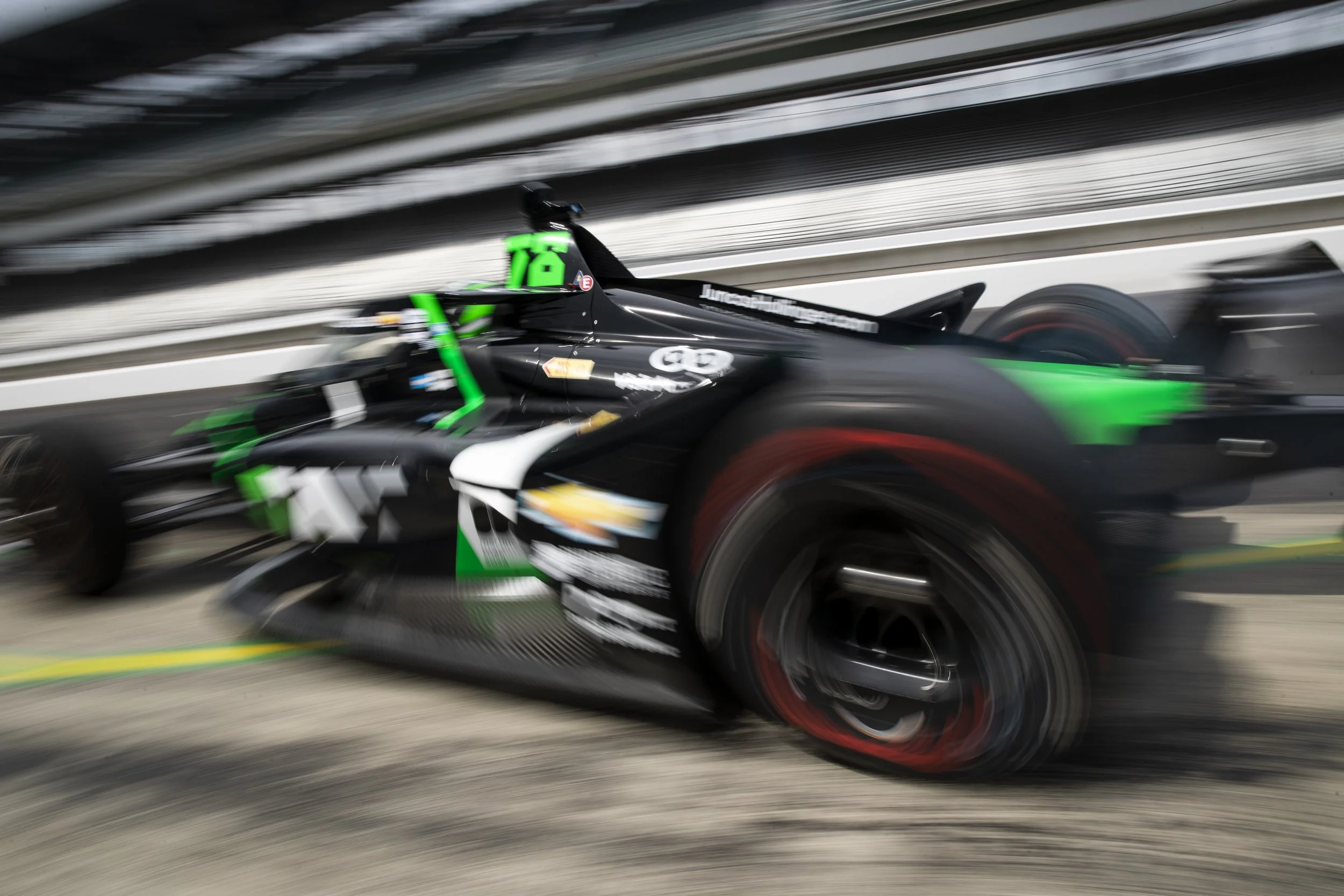 D230420INDY500TST948CJM.jpg
