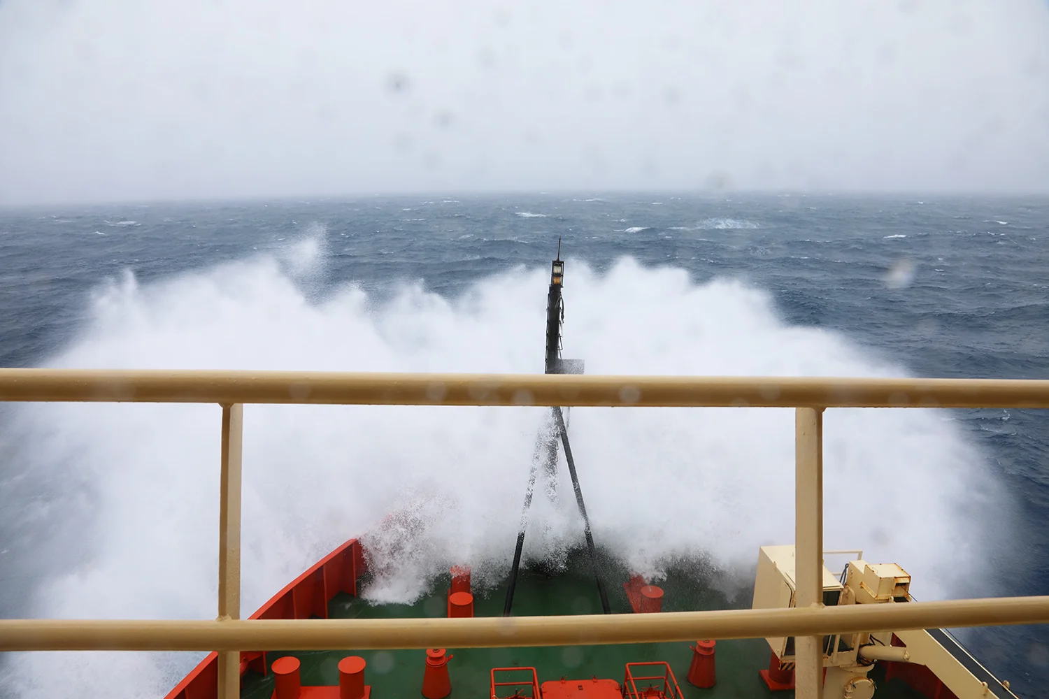 NBP-bow-wave-good2s-sm.jpg