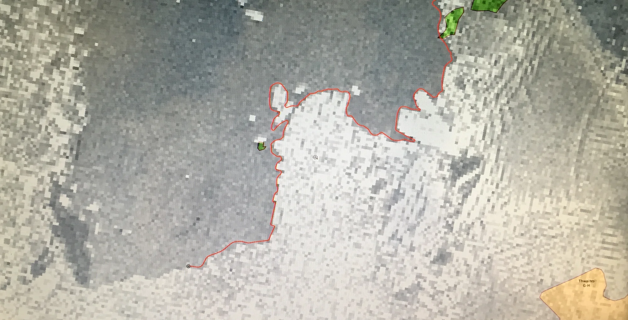 The partial traverse of the Palmer at the edge of the ice shelf the morning of 26 February. Image courtesy of Johan Ronaldsson.