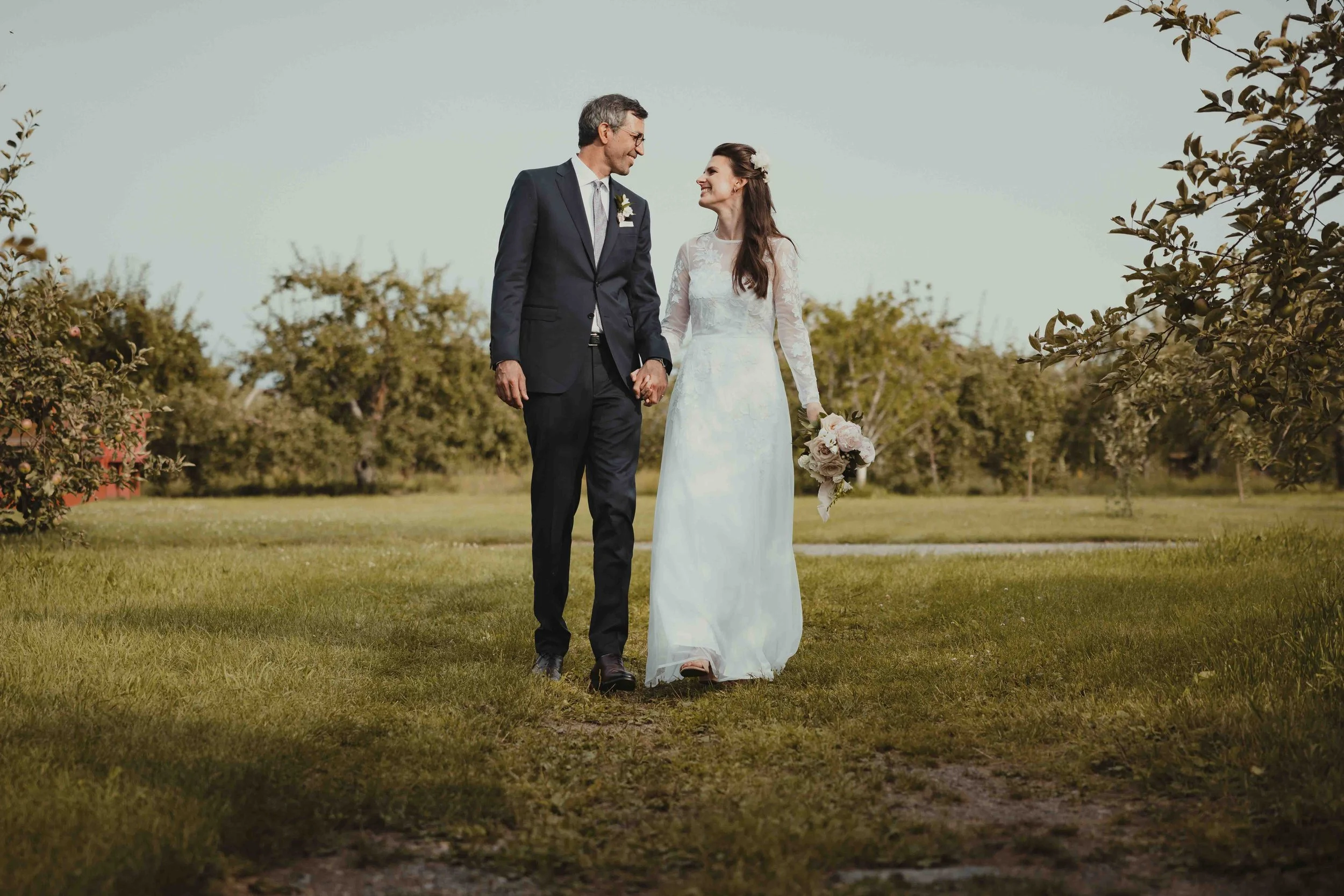 A Romantic Orchard Wedding at Verger Jude Pomme | Quebec Wedding Photography