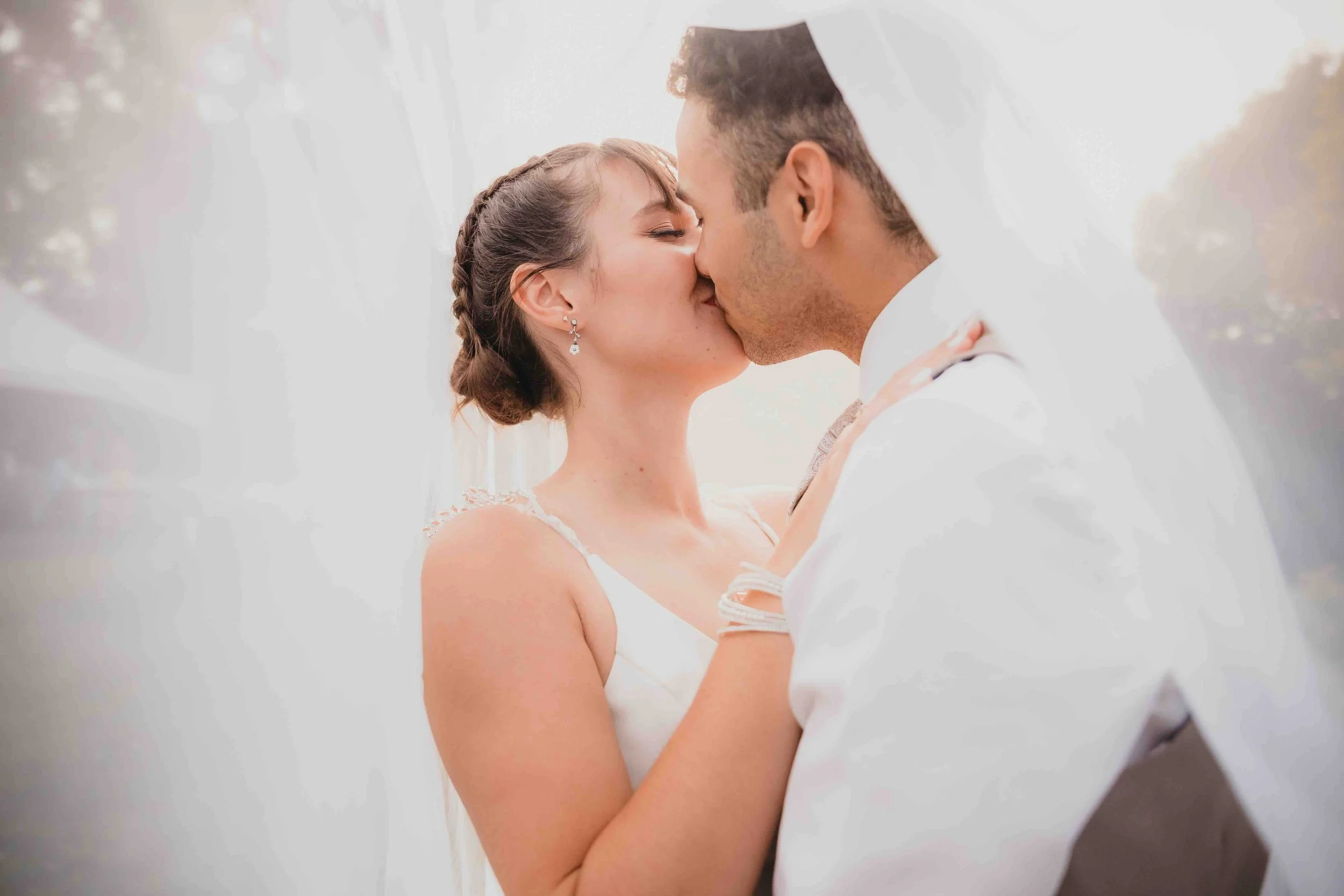 Wedding Guest Etiquette: 50 Things Guests Should Never Do at a Wedding