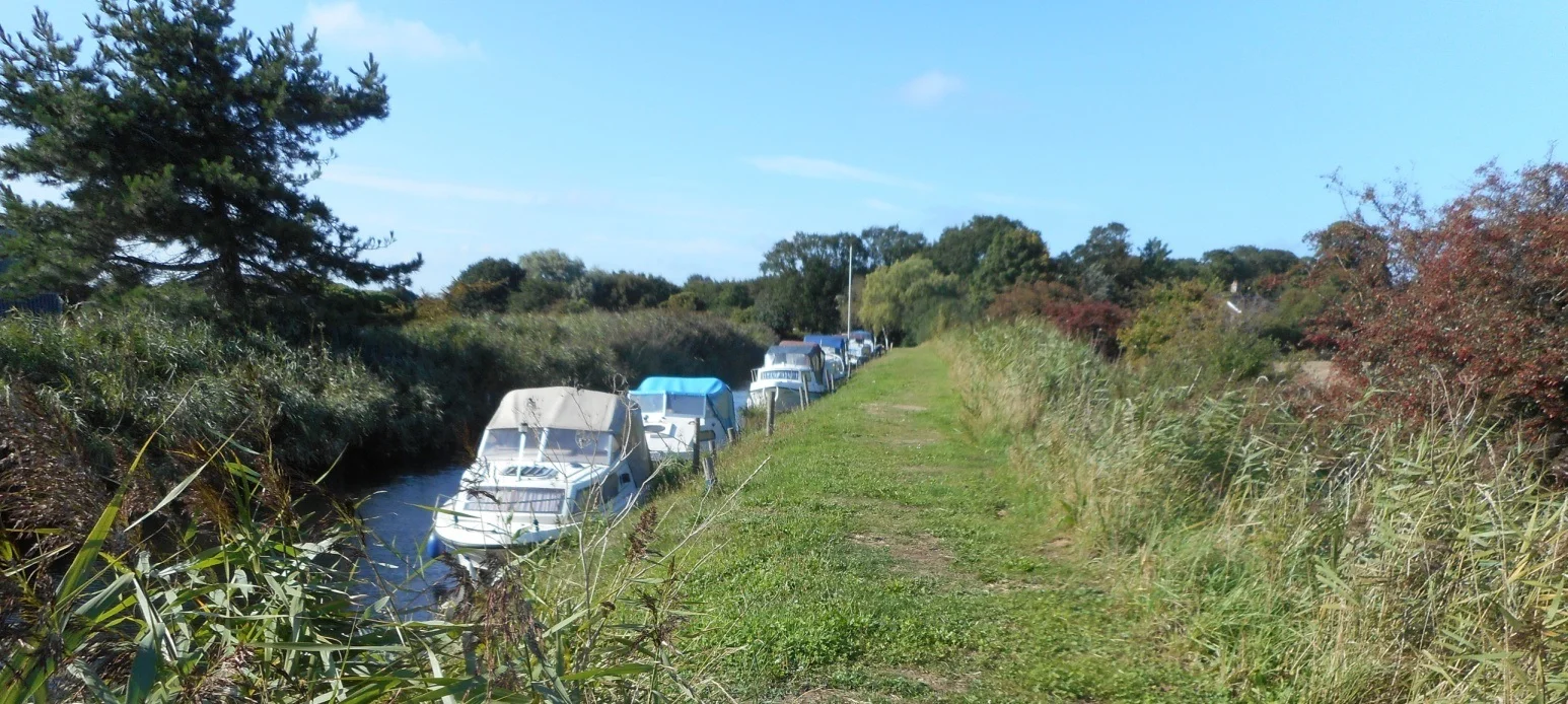 1.5 mile Circular River Walk at Walnut Farm
