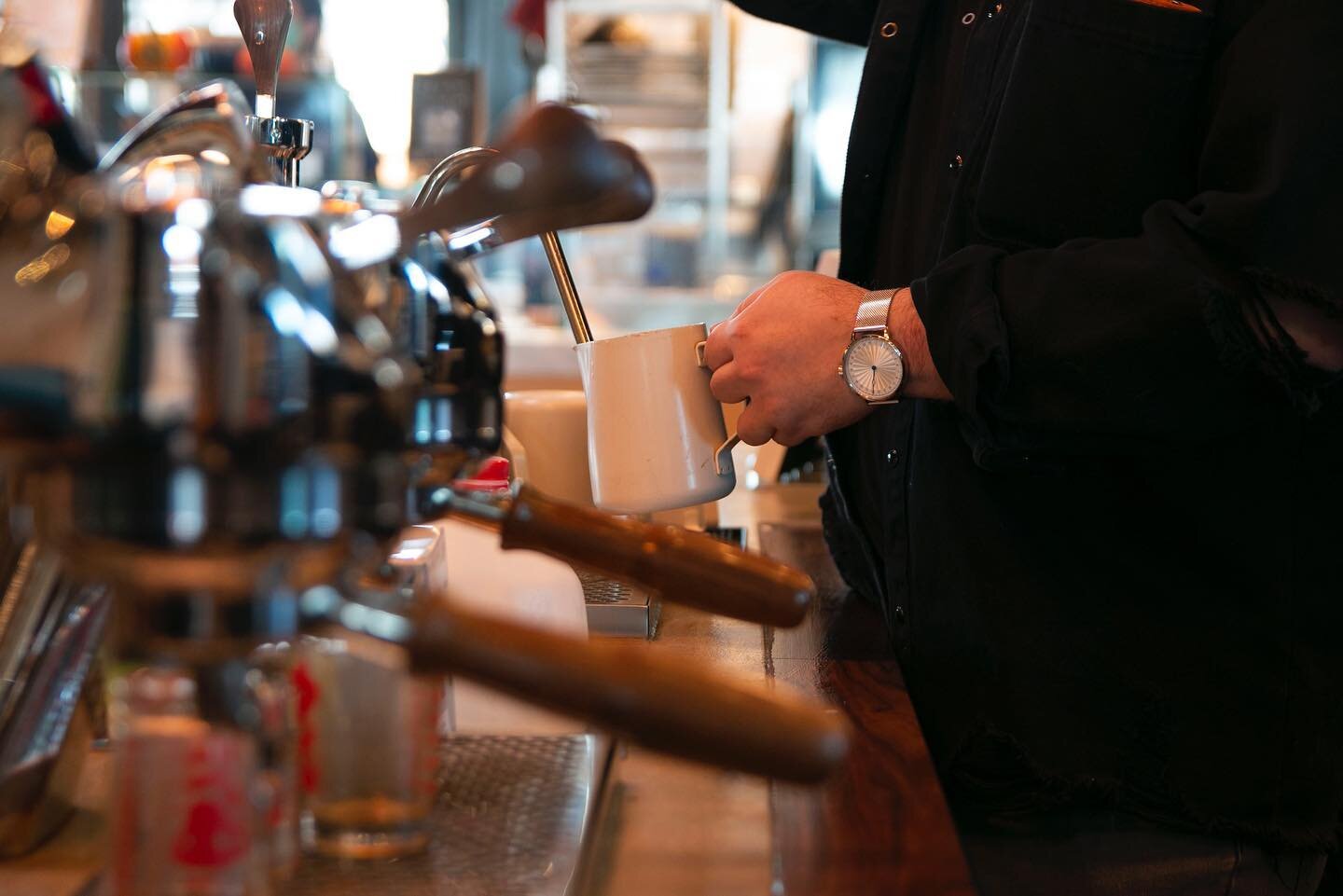 Slinging @iconikcoffeeroasters and @tea.o.graphy 7 days a week ☕️🍵
.
.
.
Open M-F 8-2, Weekends 8-5
.
.
.
.
.
#platacoffee #sawmillmarket #iconikcoffee #nmtrue #abqtodo #abqcoffee #localcoffee #espresso #specialtycoffee #localcoffee #modbar #modbara