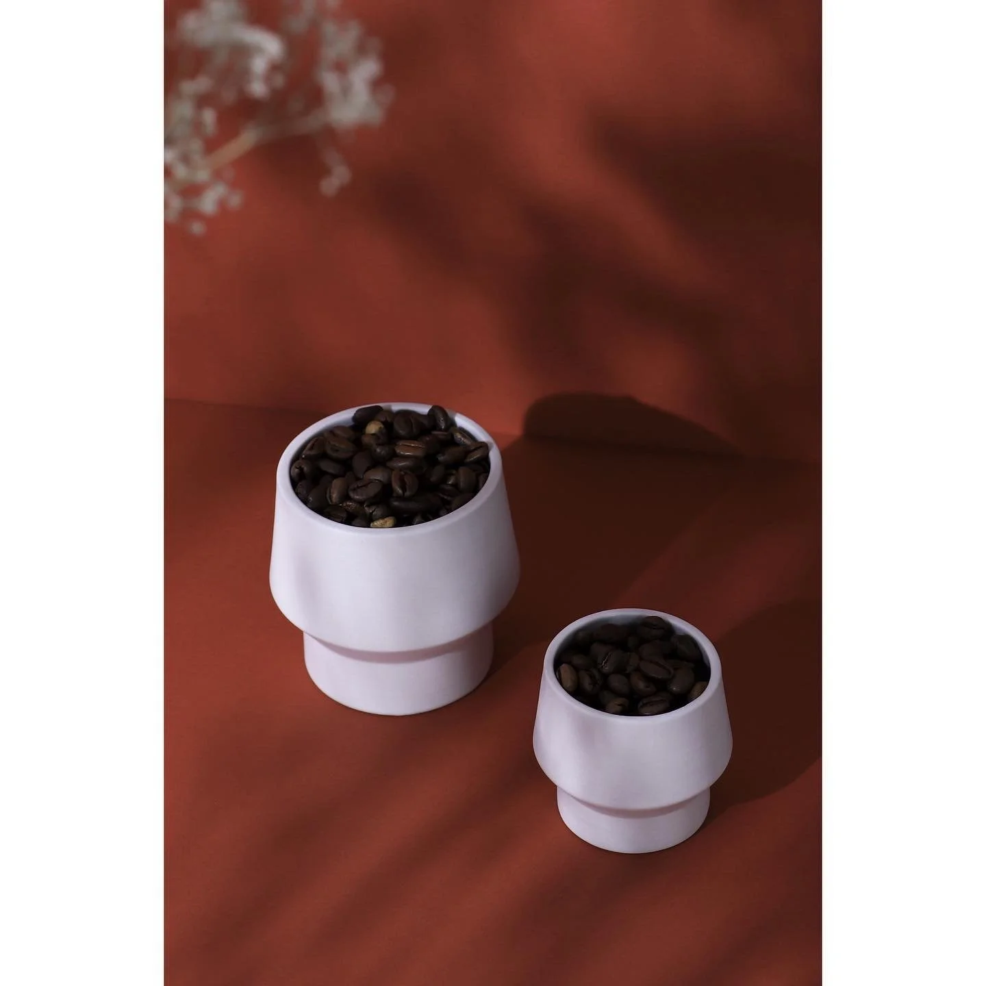 A cup of coffee?
.
.
.
.
.
#sugaarandsugaar #coffee #cup #mug #coffeelover #coffeetime #sun #sunrise #chill #relax #love #new #design #art #porcelain #gift #giftideas #homeware #tableware #homedecor #home #deco #interior #kitchen