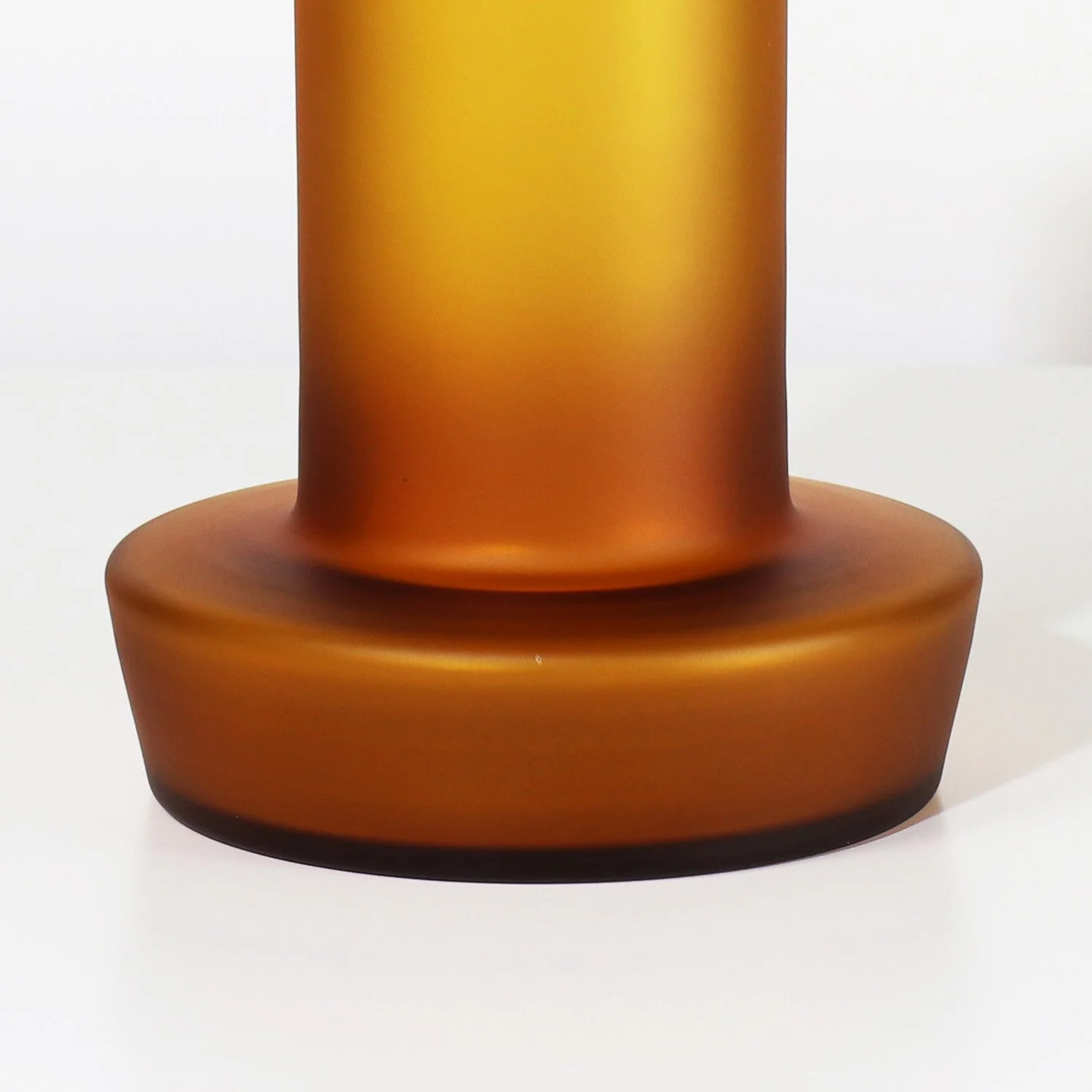 S&S_WEB_Vase_L_Amber_Transparent_Matte_Zoom.jpg