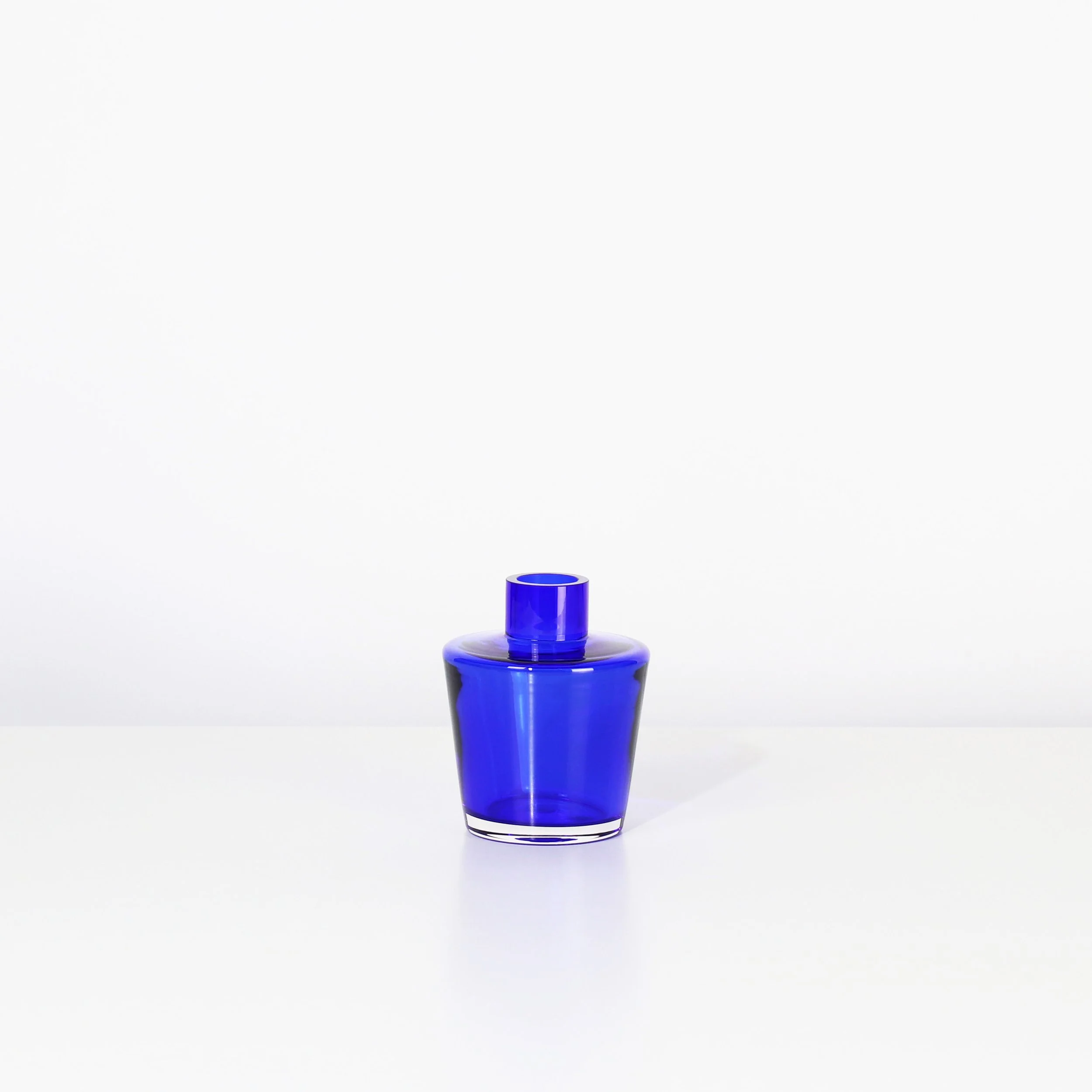 S&S_WEB_Vase_XS_Blue_Transparent_Glossy.jpg