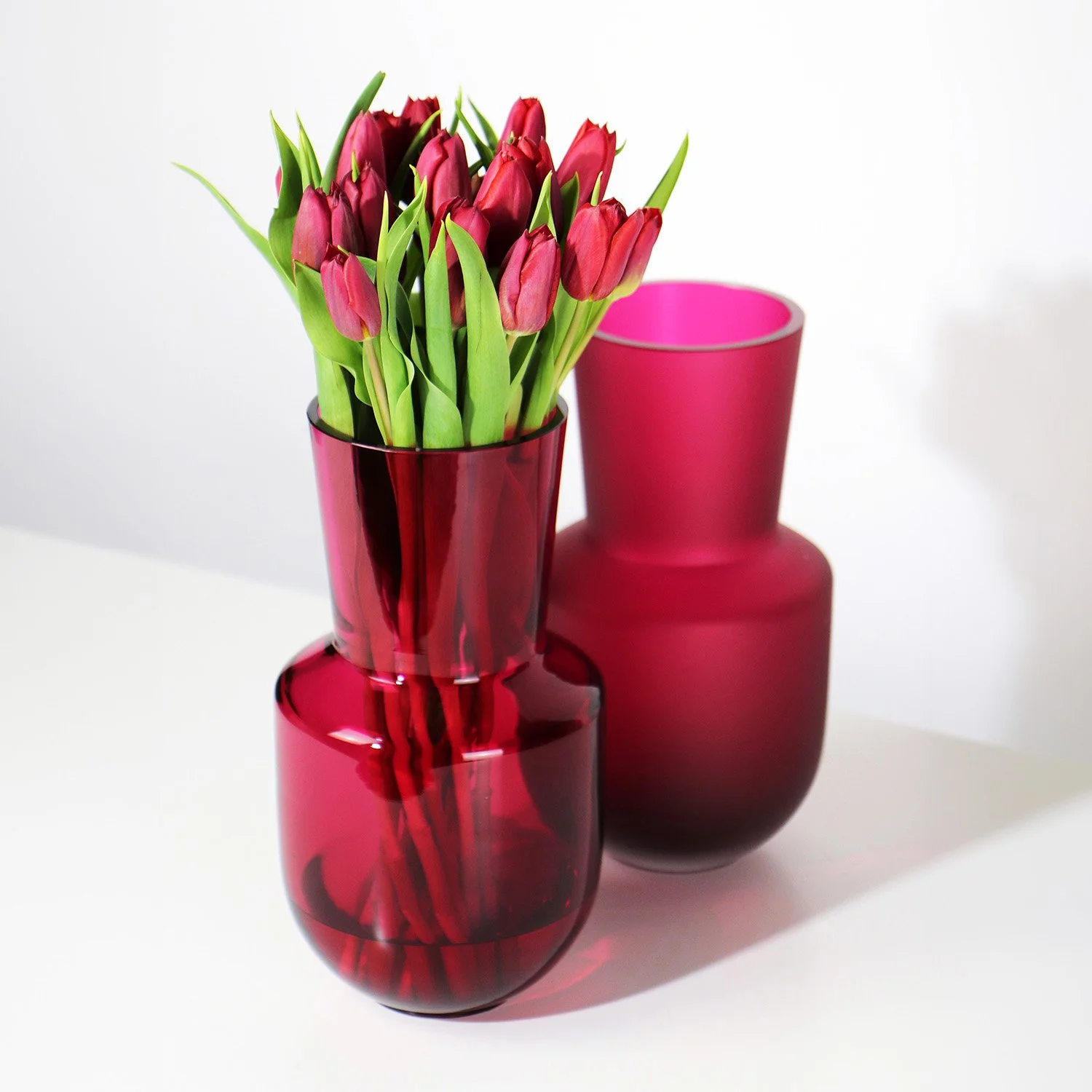 S&S_WEB_Vase_L_02_Cyclamen_Transparent_Glossy_Matte.jpg