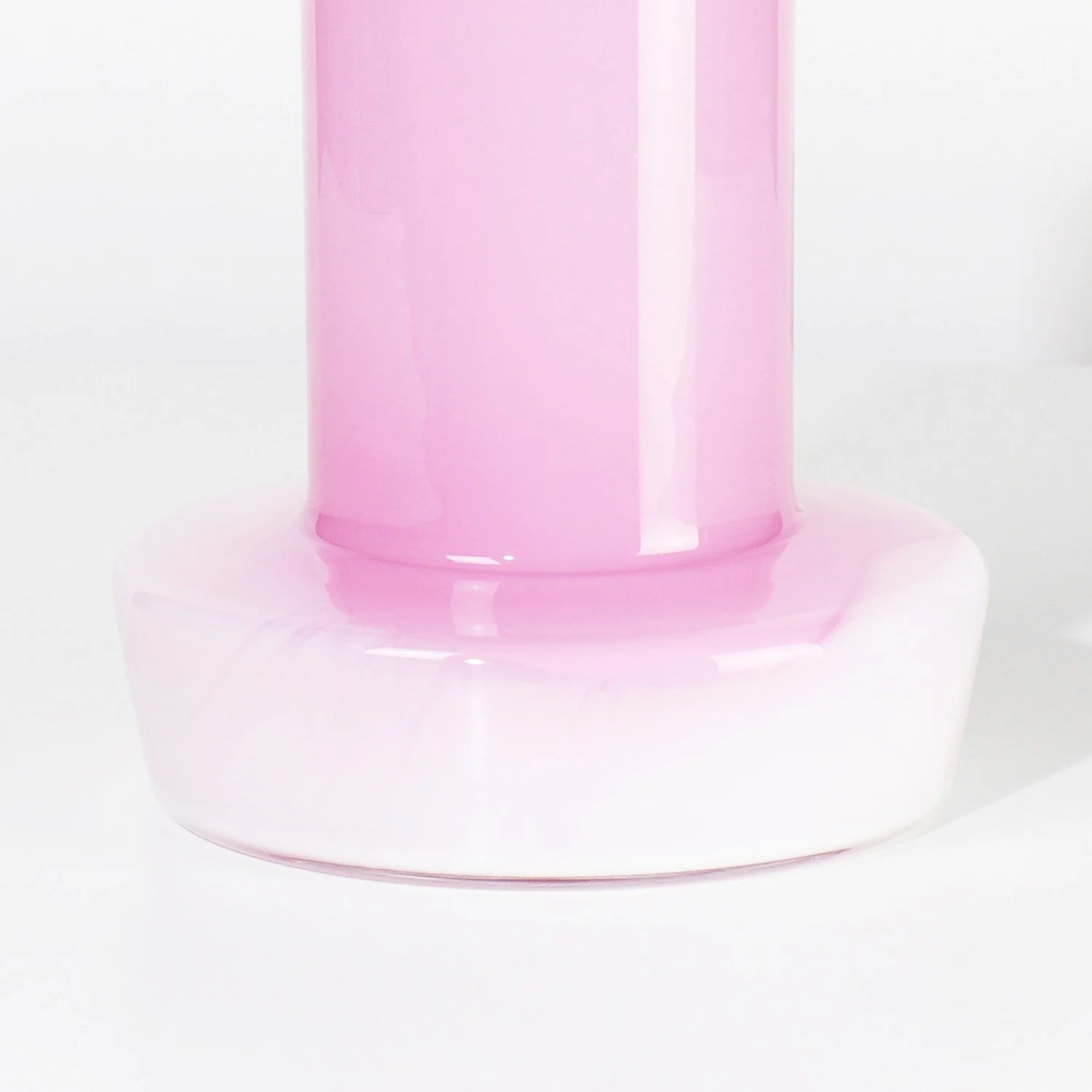 S&S_WEB_Vase_L_Pink_Opaque_White_Opaque_Glossy_Zoom.jpg