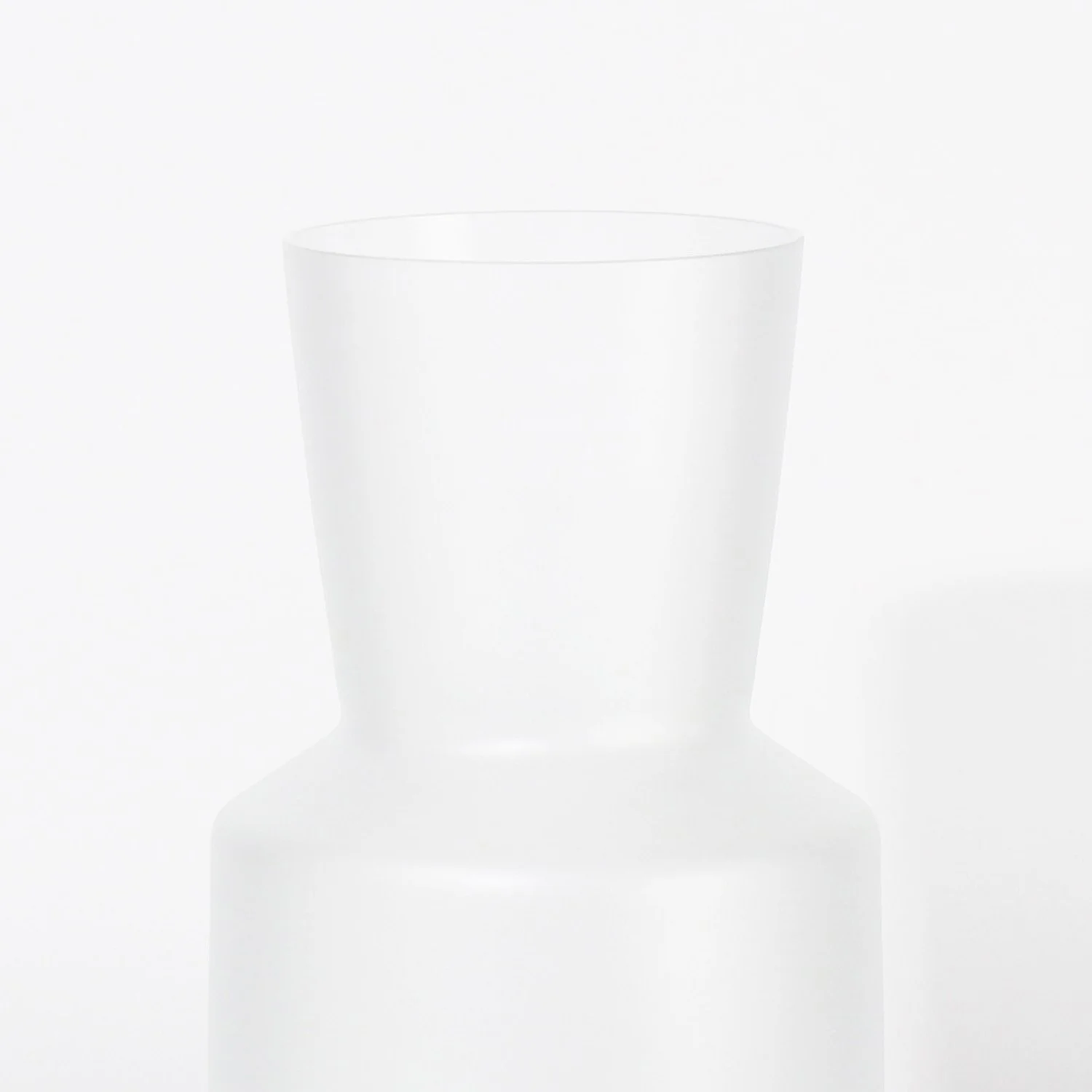 S&S_WEB_Vase_02_L_Crystal_Transparent_Matte_Zoom.jpg