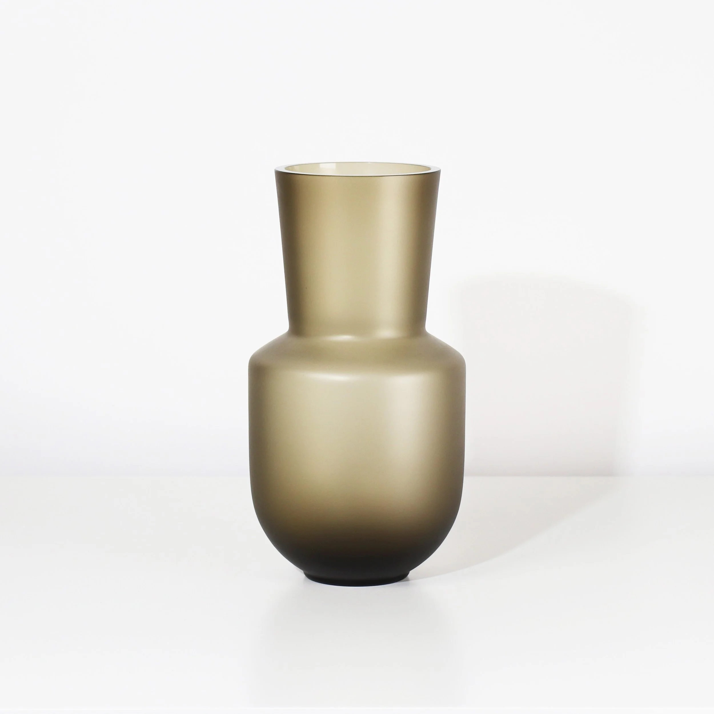 S&S_WEB_Vase_L_02_Bronze_Transparent_Matte.jpg