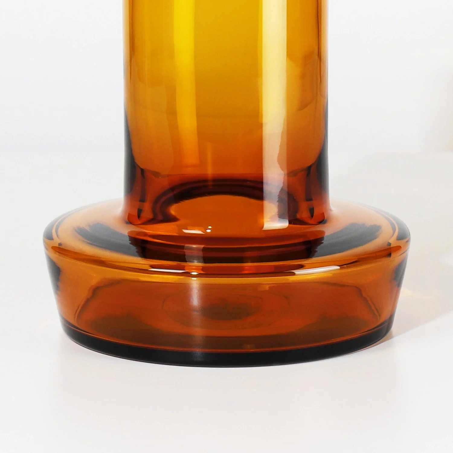 S&S_WEB_Vase_L_02_Amber_Transparent_Matte_Zoom.jpg