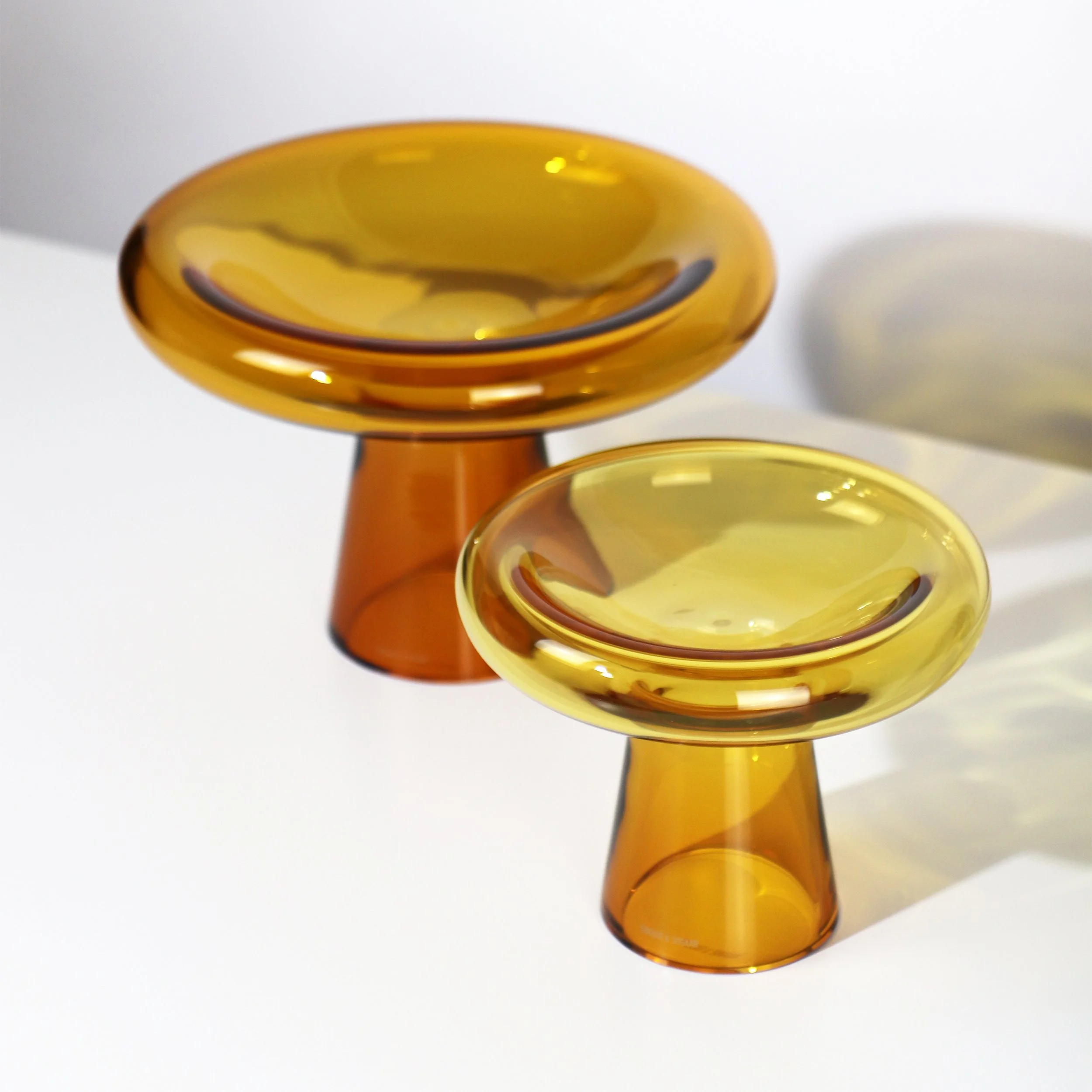 S&S_WEB_Glass_Low_Bowl_L_Amber_Transparent_Glossy_M+L.jpg