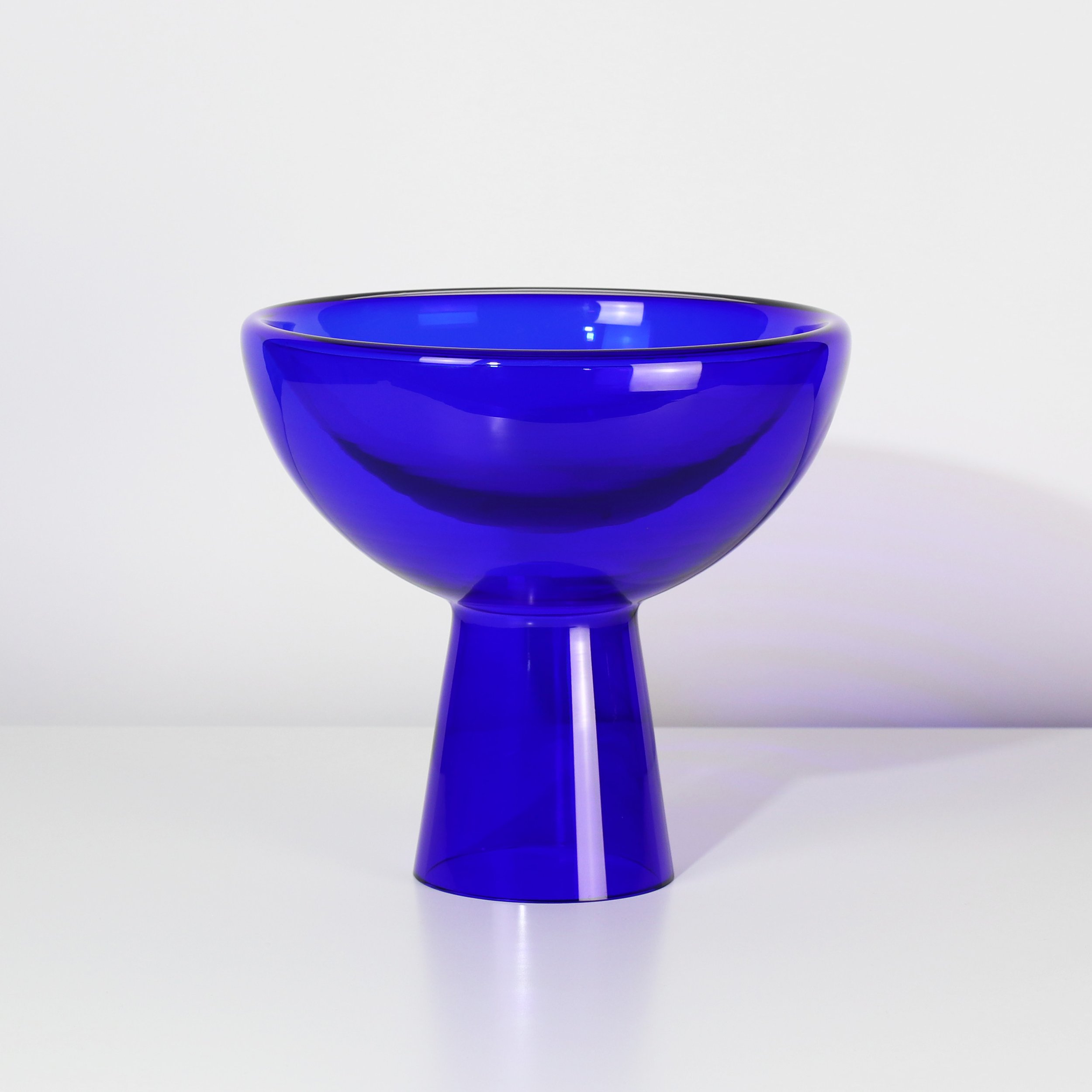 S&S_2024_Glass_Deep_Bowl_L_Blue_Transparent_Glossy.jpg