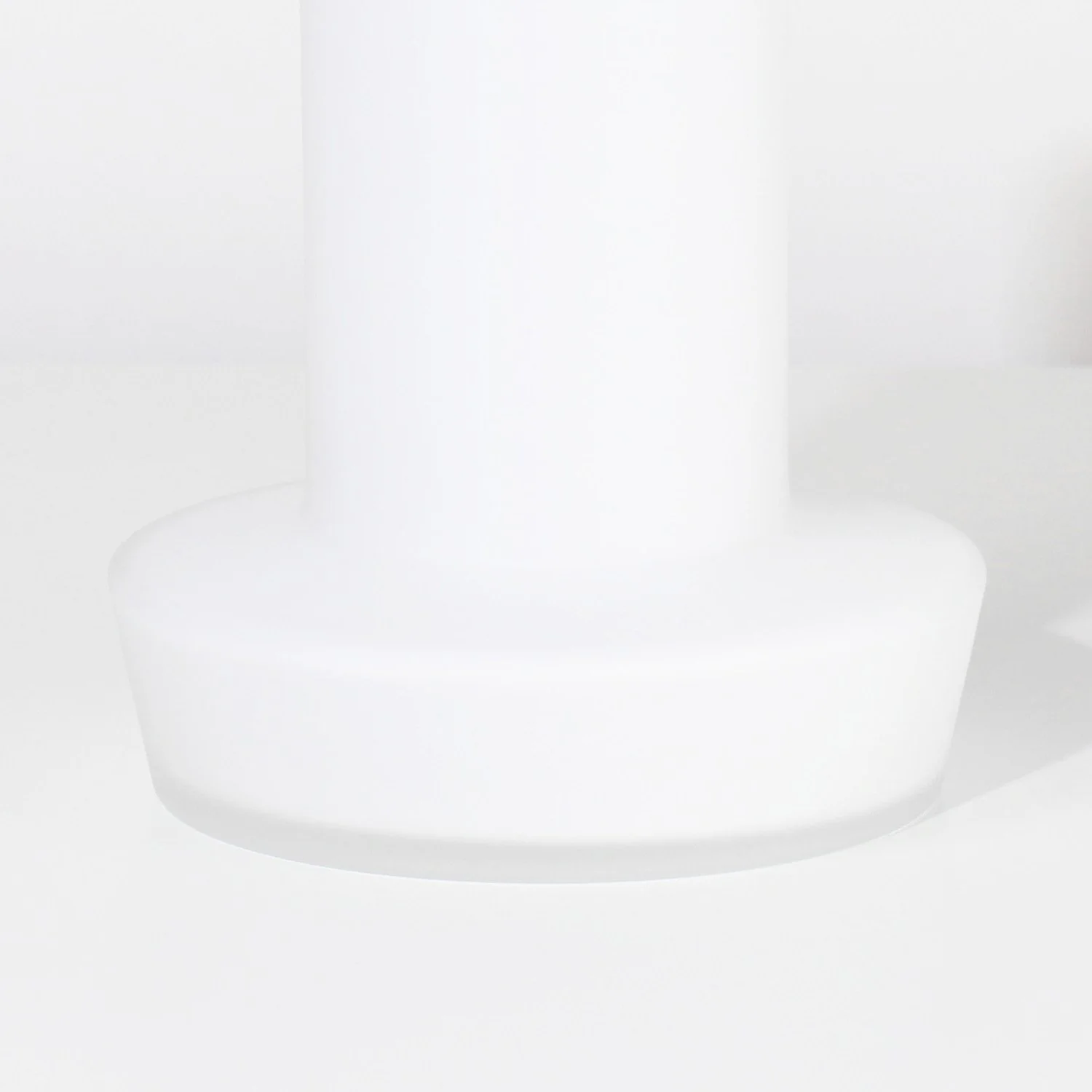 S&S_WEB_Vase_L_White_Opaque_Matte_Zoom.jpg