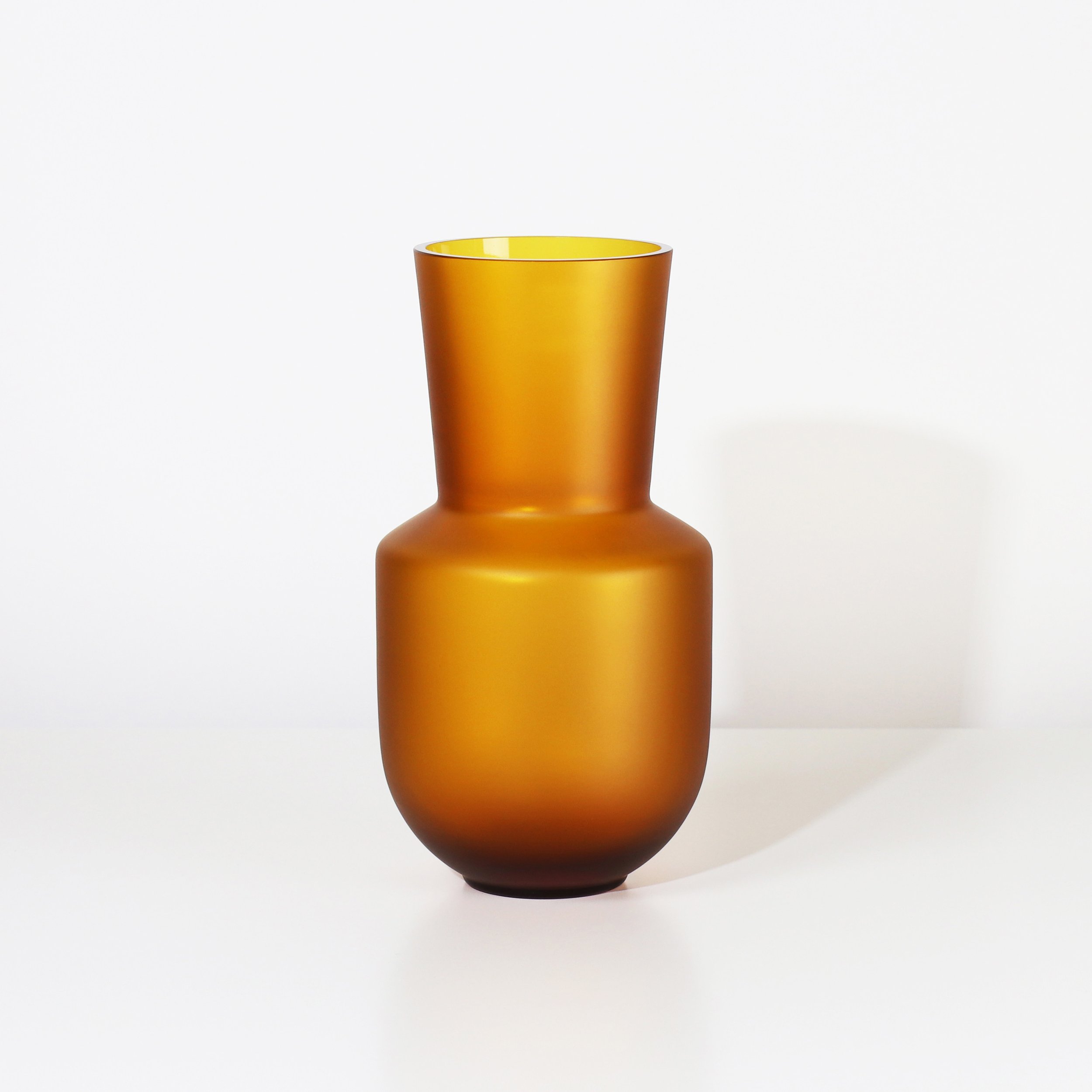 S&S_WEB_Vase_L_02_Amber_Transparent_Matte.jpg