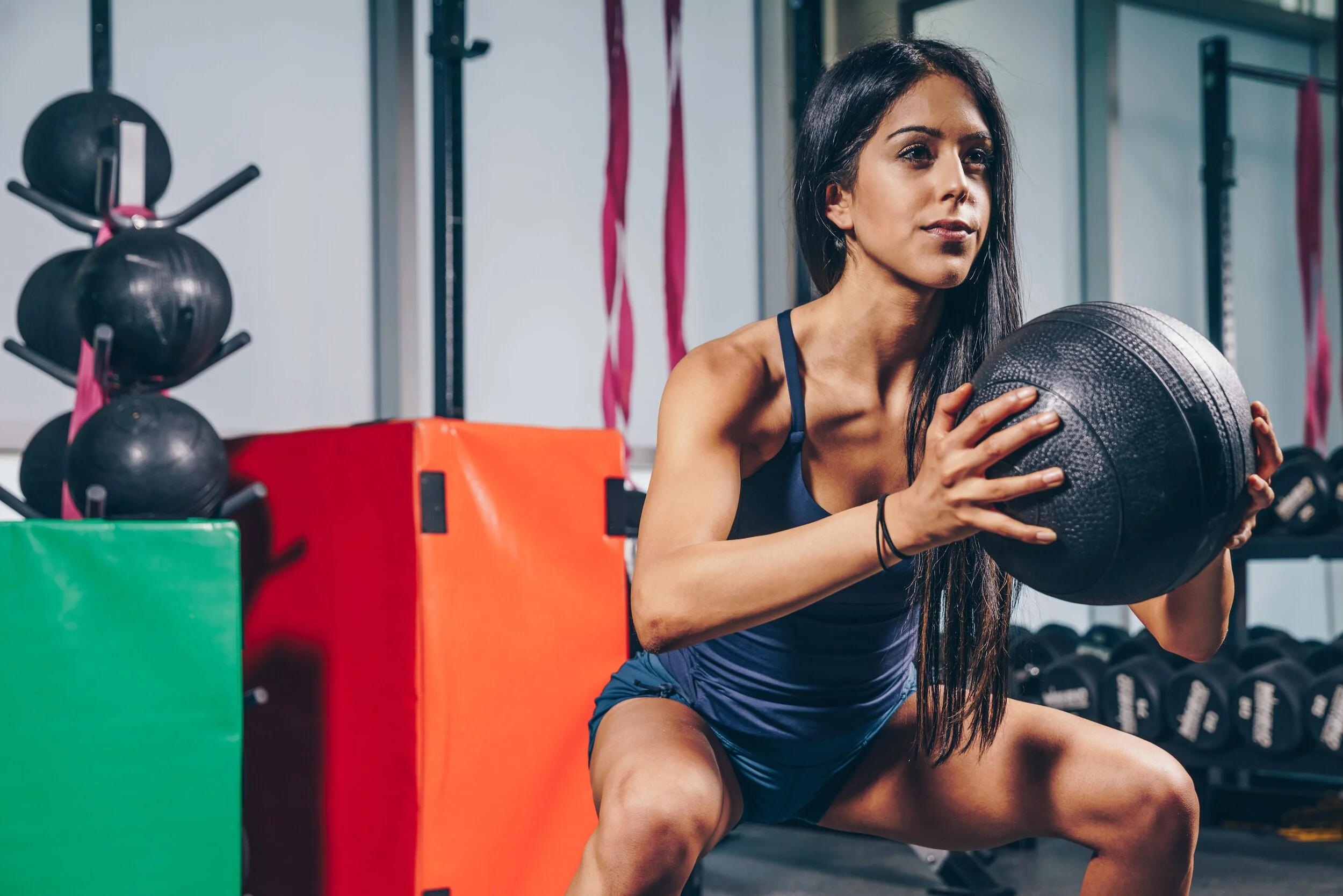 weighted-squat-exercise.jpg