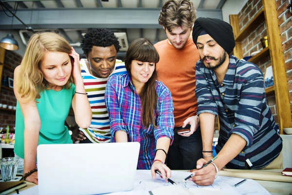 img3391_young_workers_group.jpg