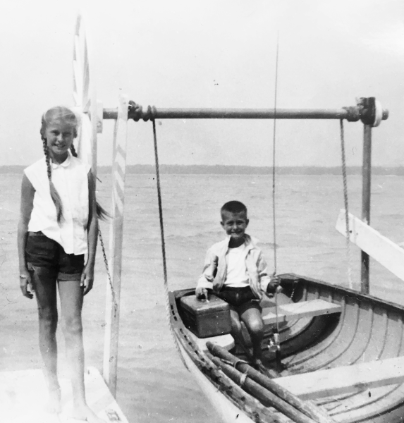 4.-SUSAN-Susan-and-Peter-at-the-Lake-with-Boat_d600.png
