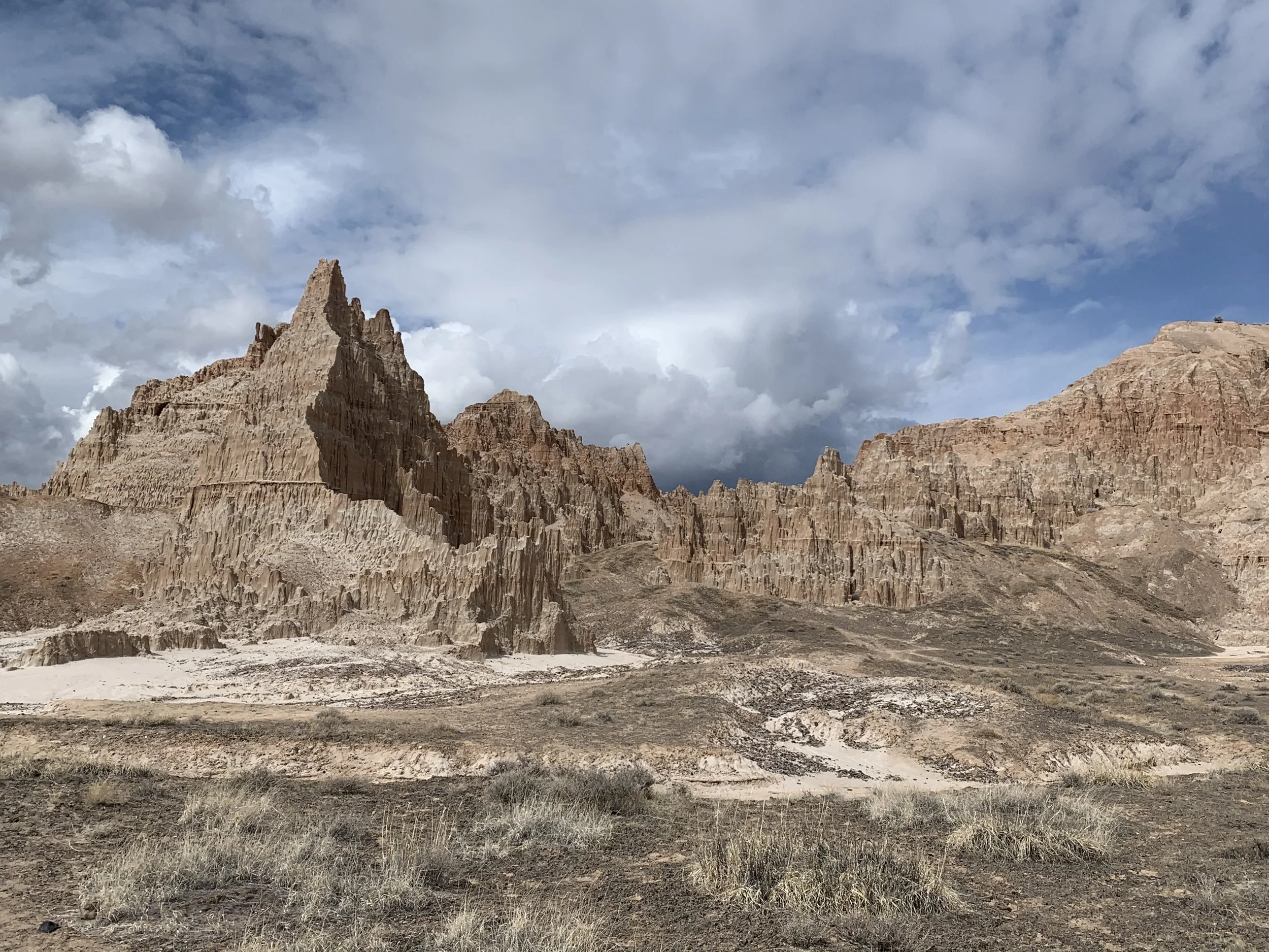 Hiking Cathedral Gorge State Park