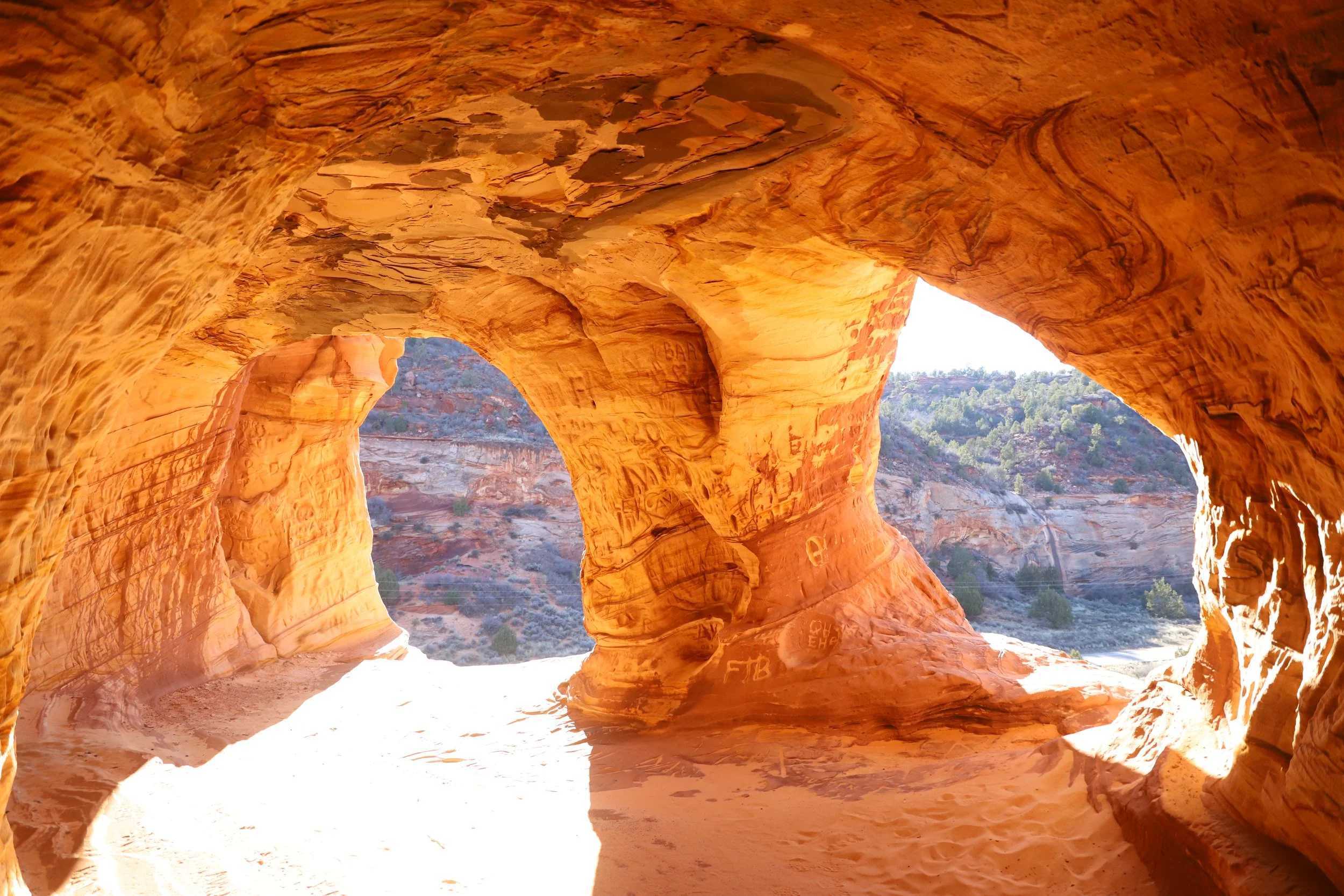 Finding Moqui Caverns (Kanab Sand Caves)