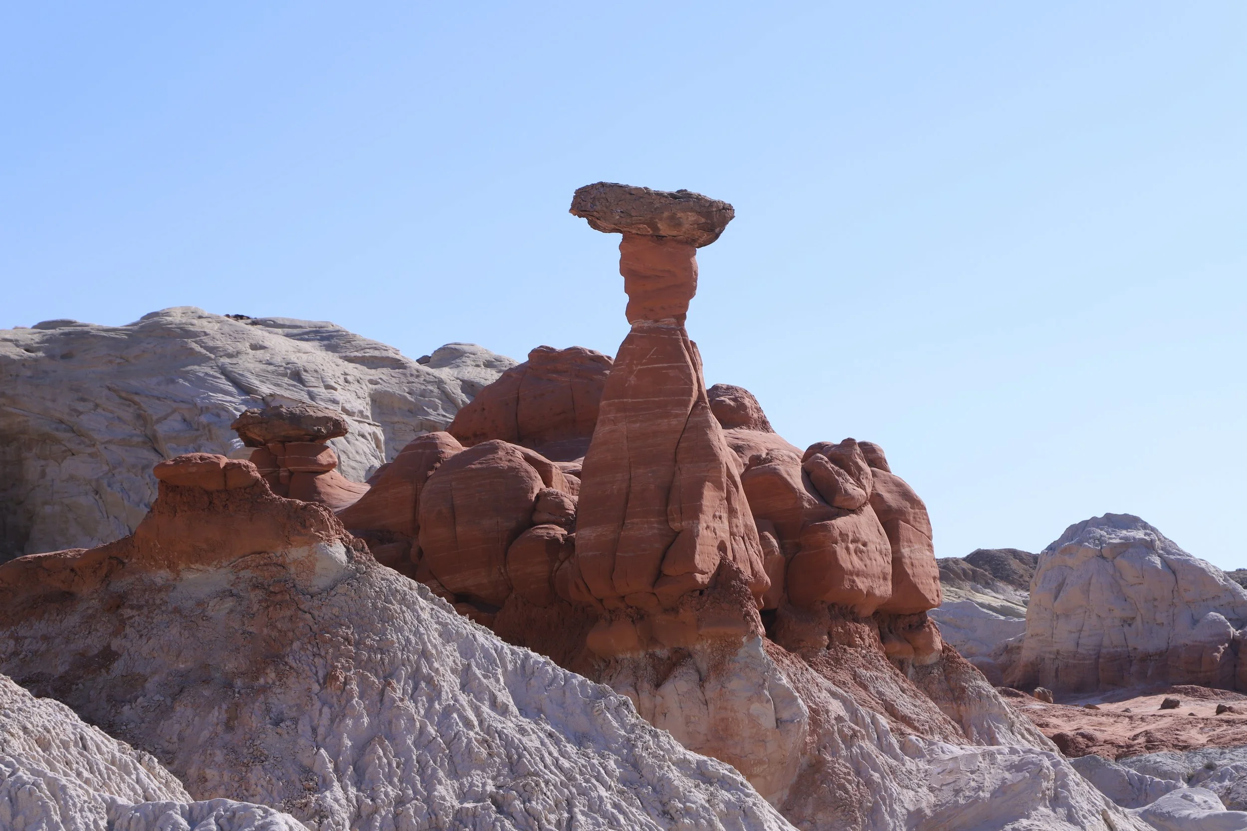 Hiking the Toadstool Hoodoos