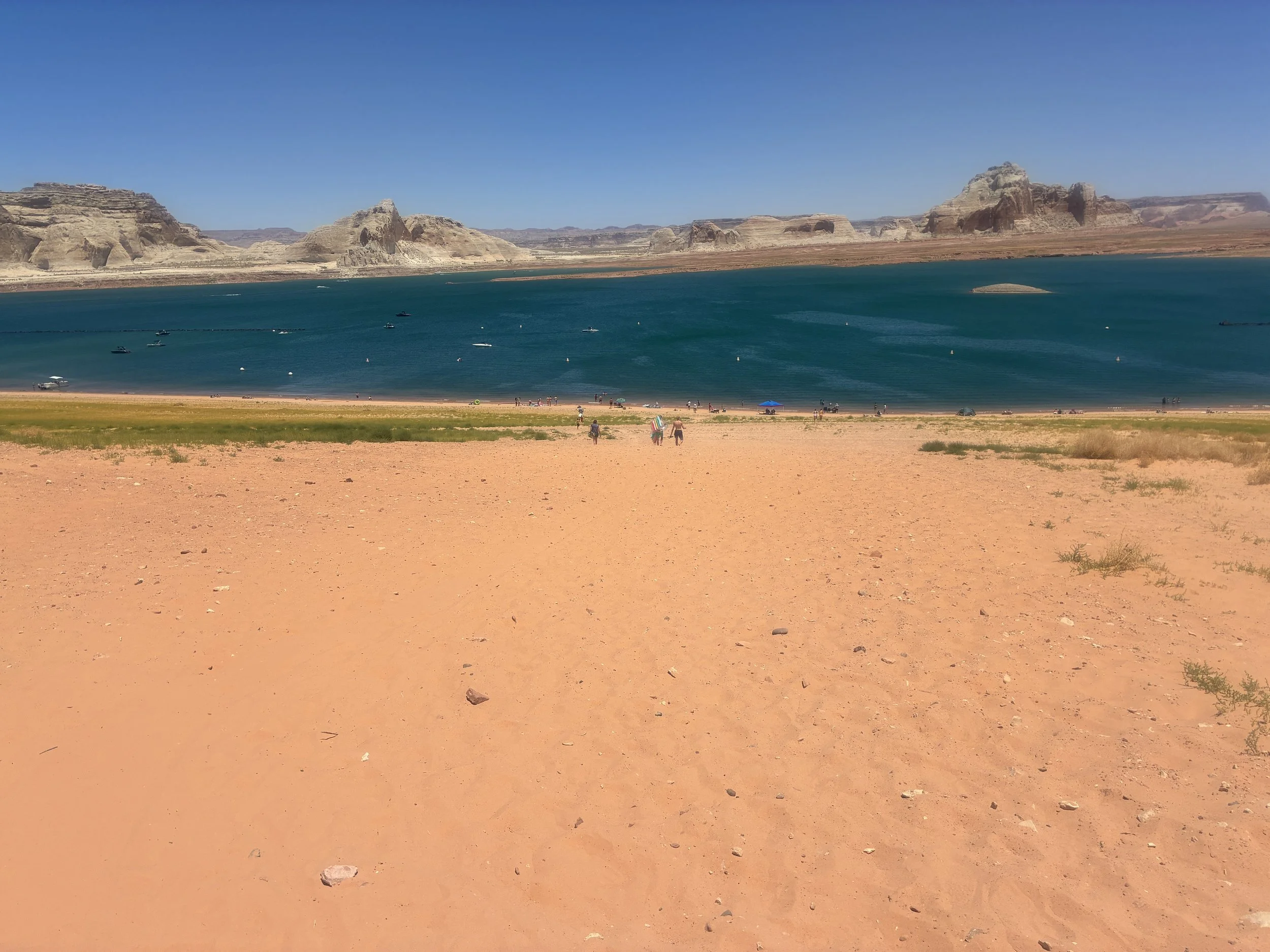 How long is the trail to the Wahweap Swimming Beach?