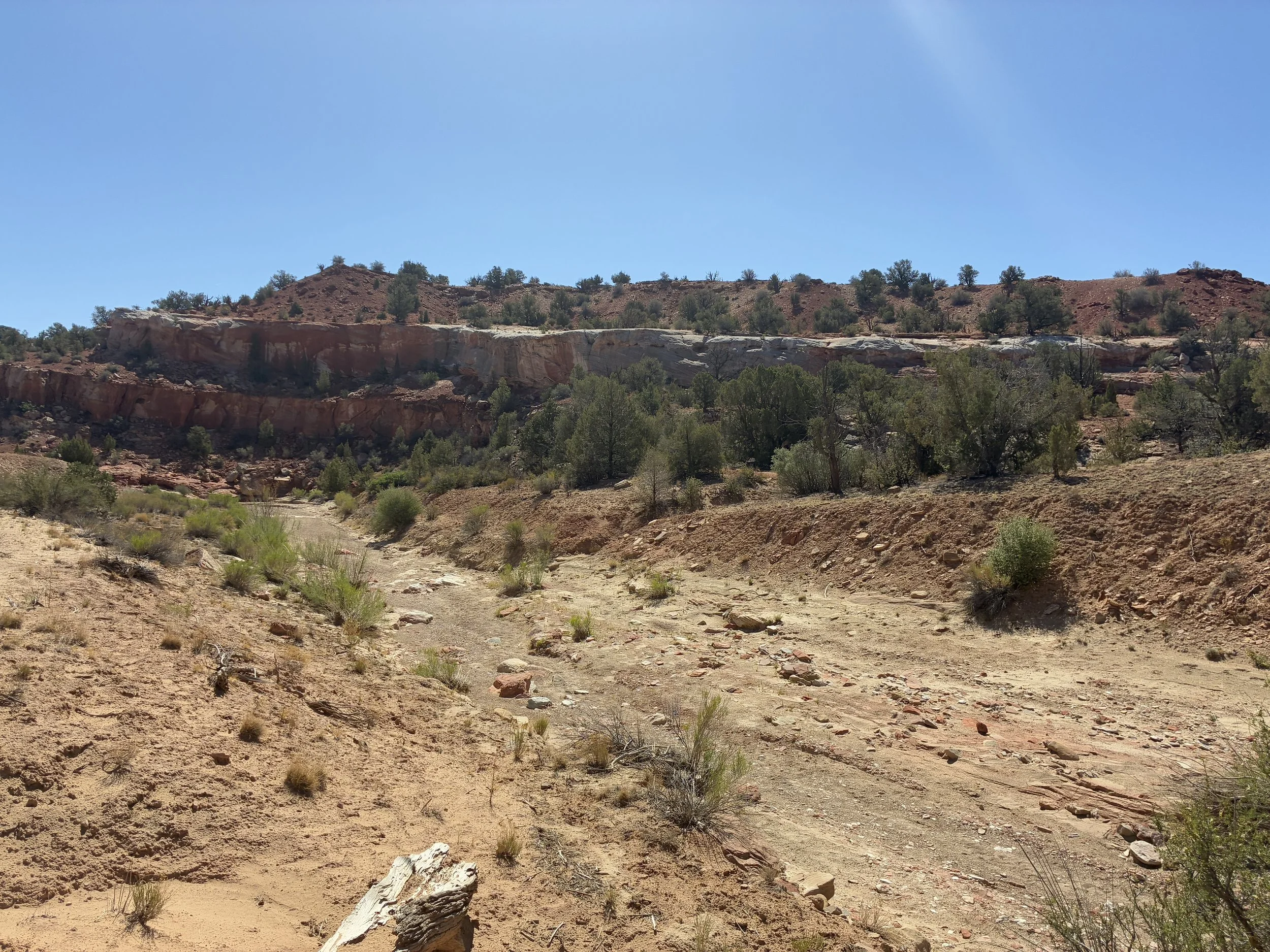 When is the best time to hike Zebra Slot Canyon?