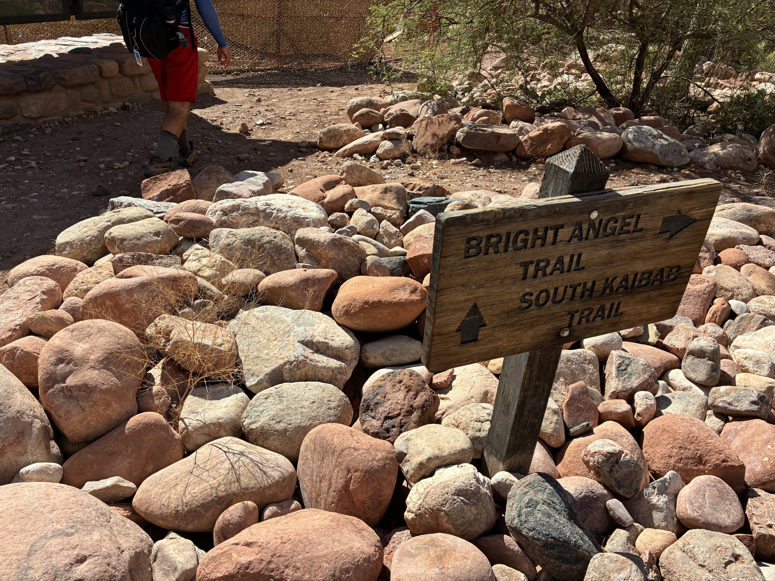 Trail signs between Bright Angel and South Kaibab
