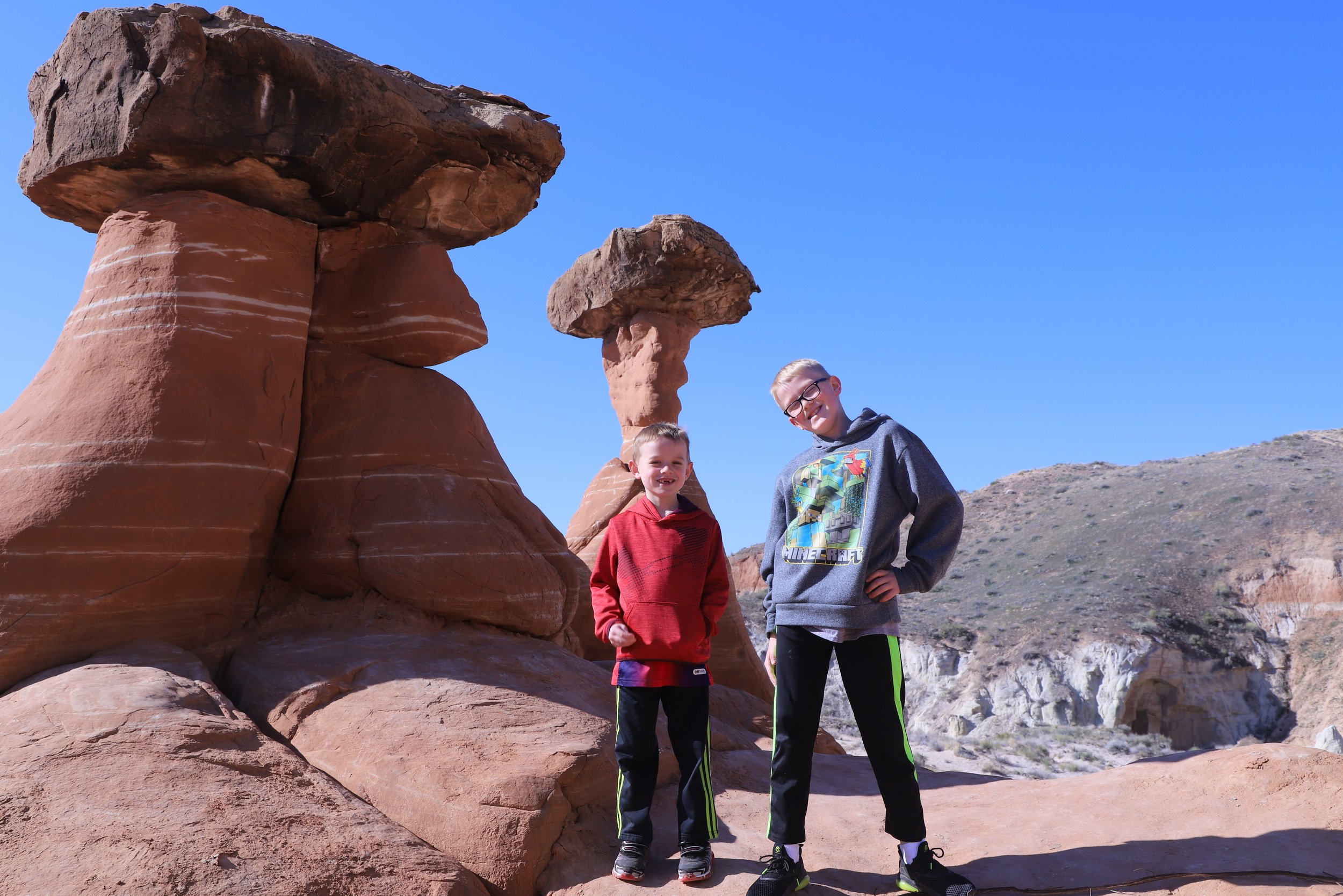 Hiking Toadstool Hoodoos with kids