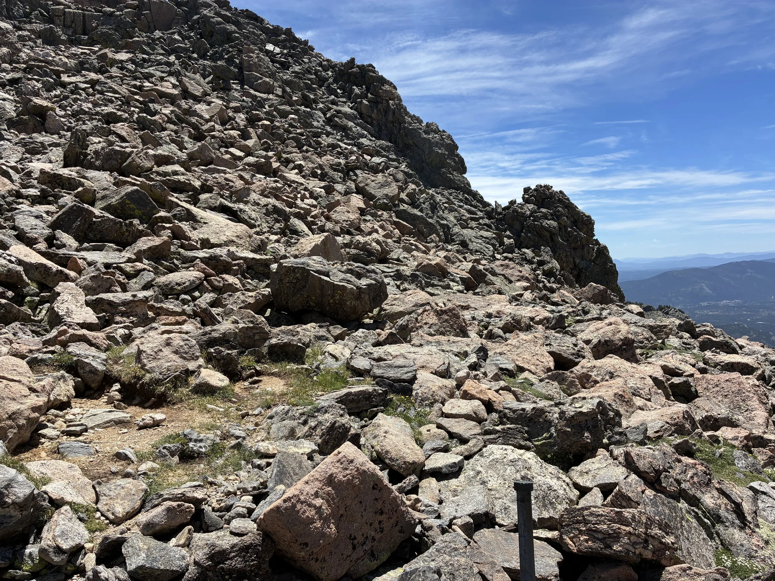 Is there a trail up to the Twin Sister Peak?
