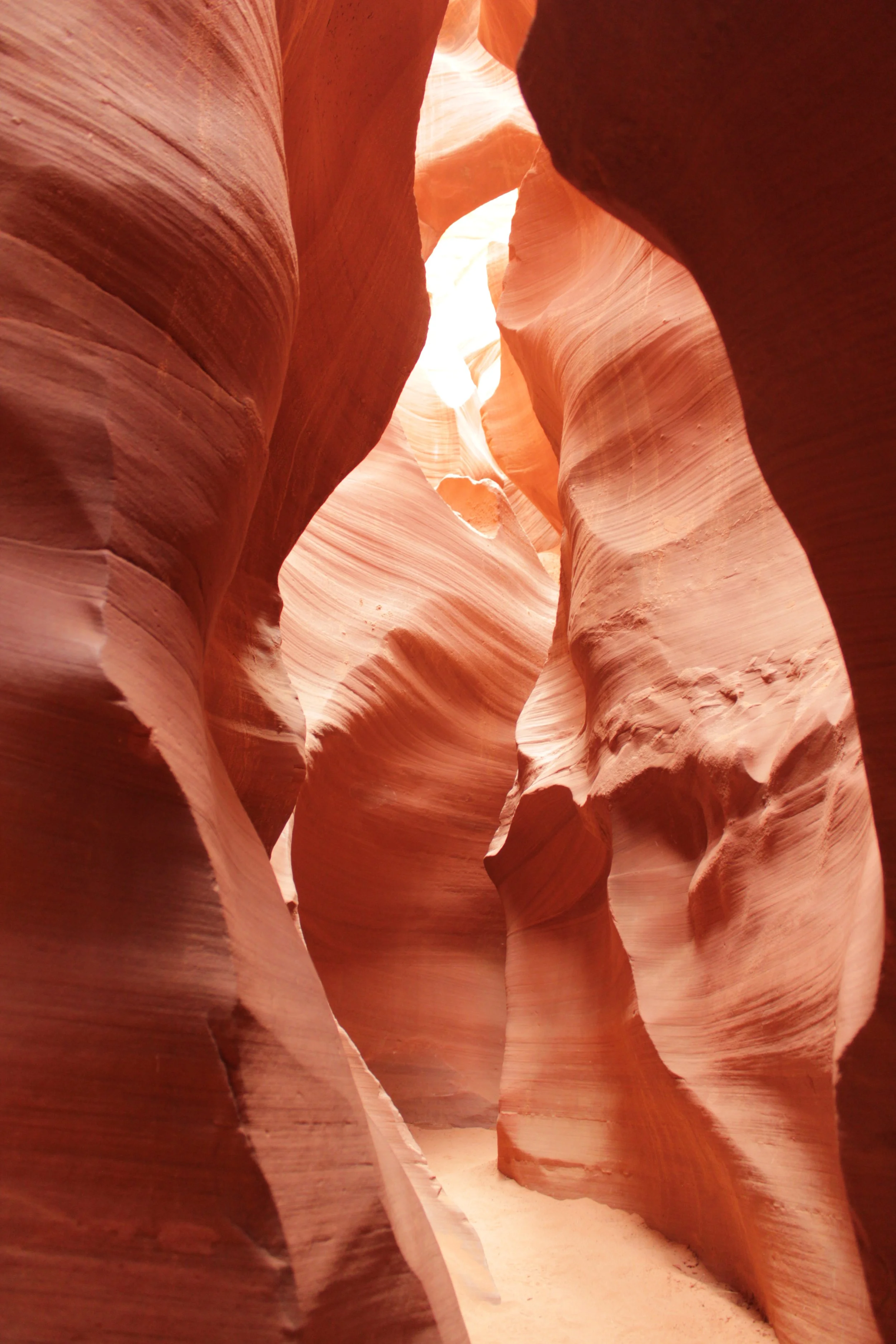 Is hiking in Antelope Canyon Easy?