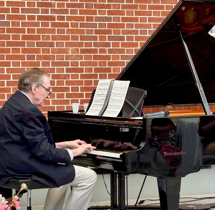 Mozart's Piano Sonatas Performed by Stuart Leach — Women's City Club of ...