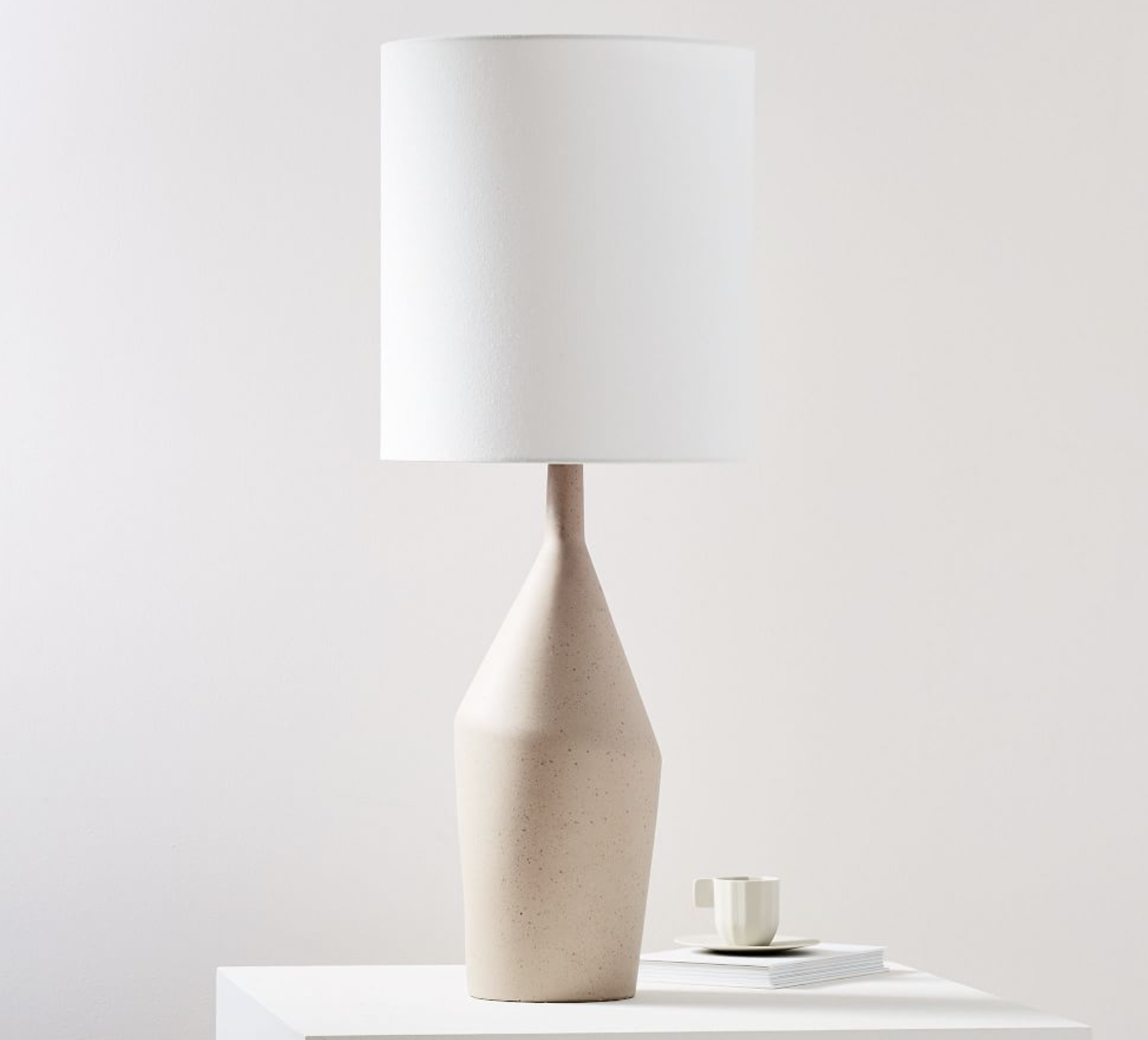 asymmetry ceramic table lamp.png