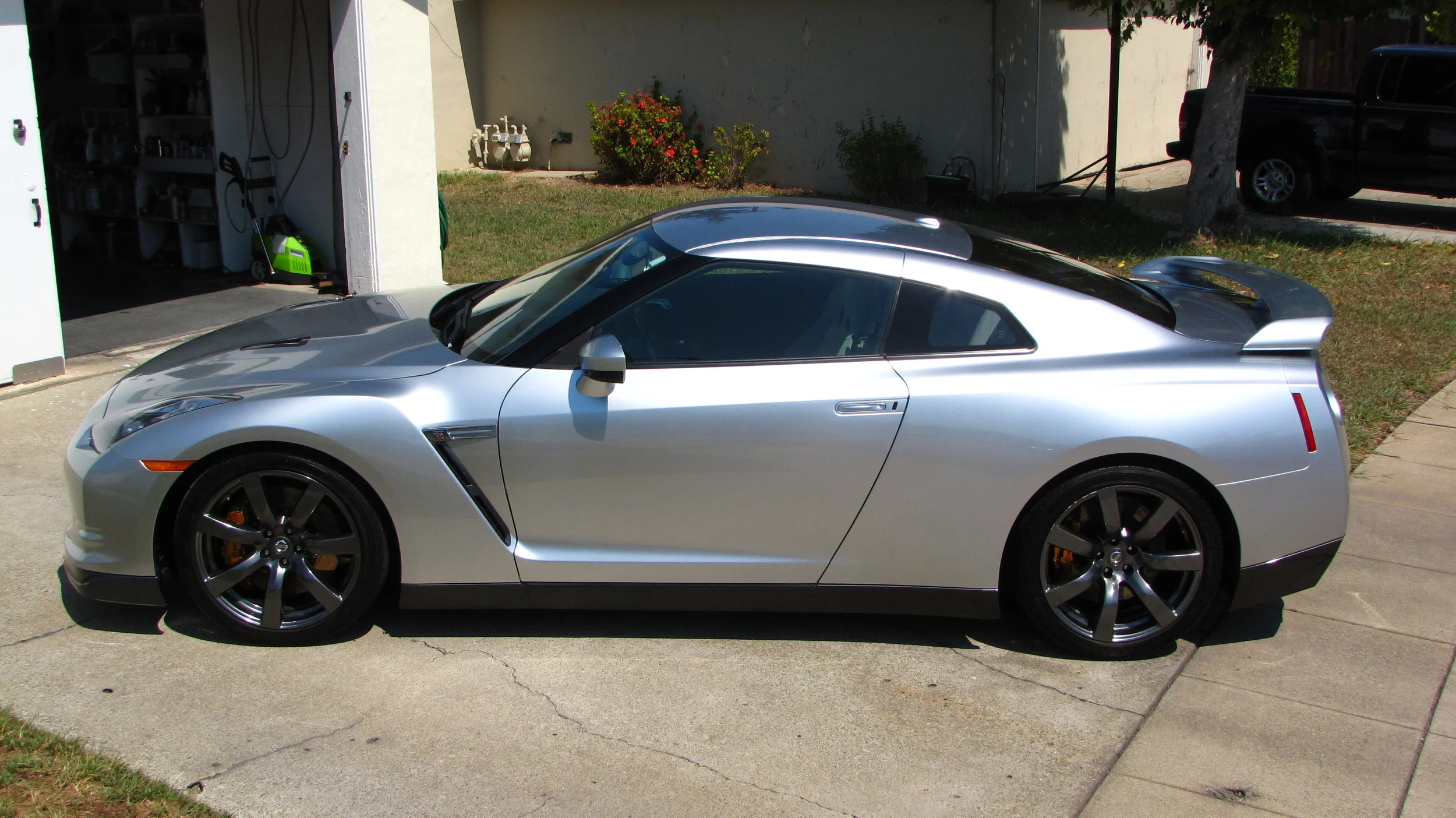 Nissan GTR - Buff and Seal package