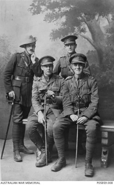 zoom_Jones_gp_8-1916.jpg