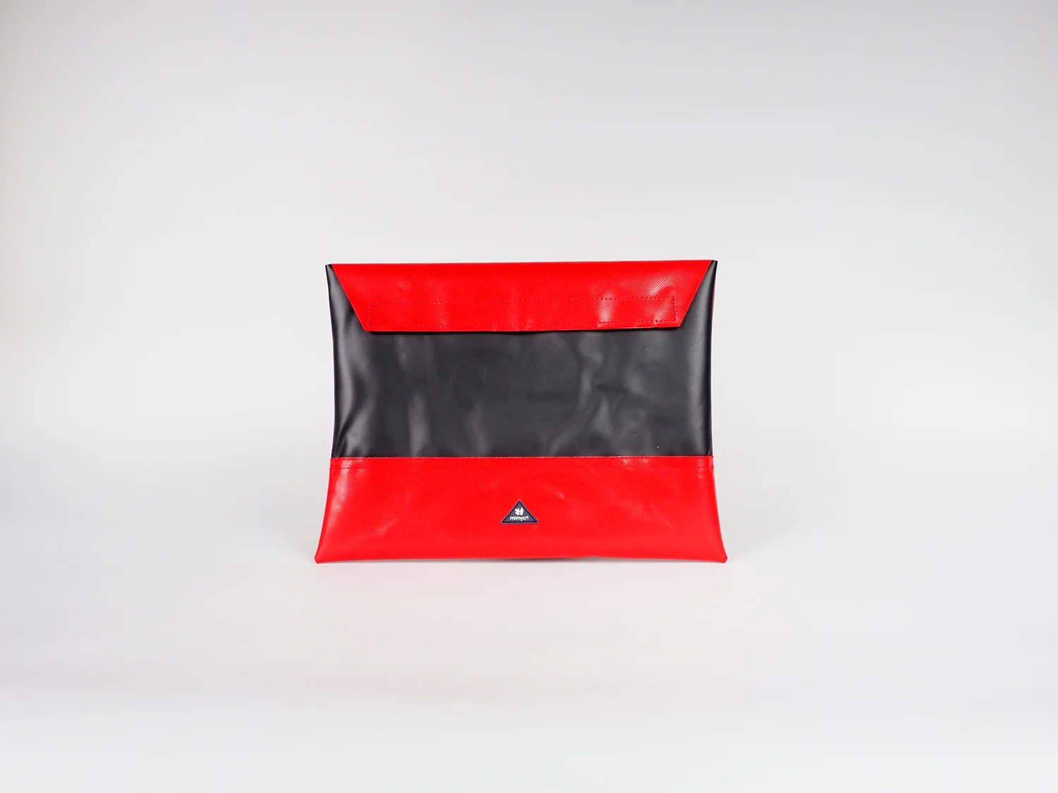 black red laptop case.JPG