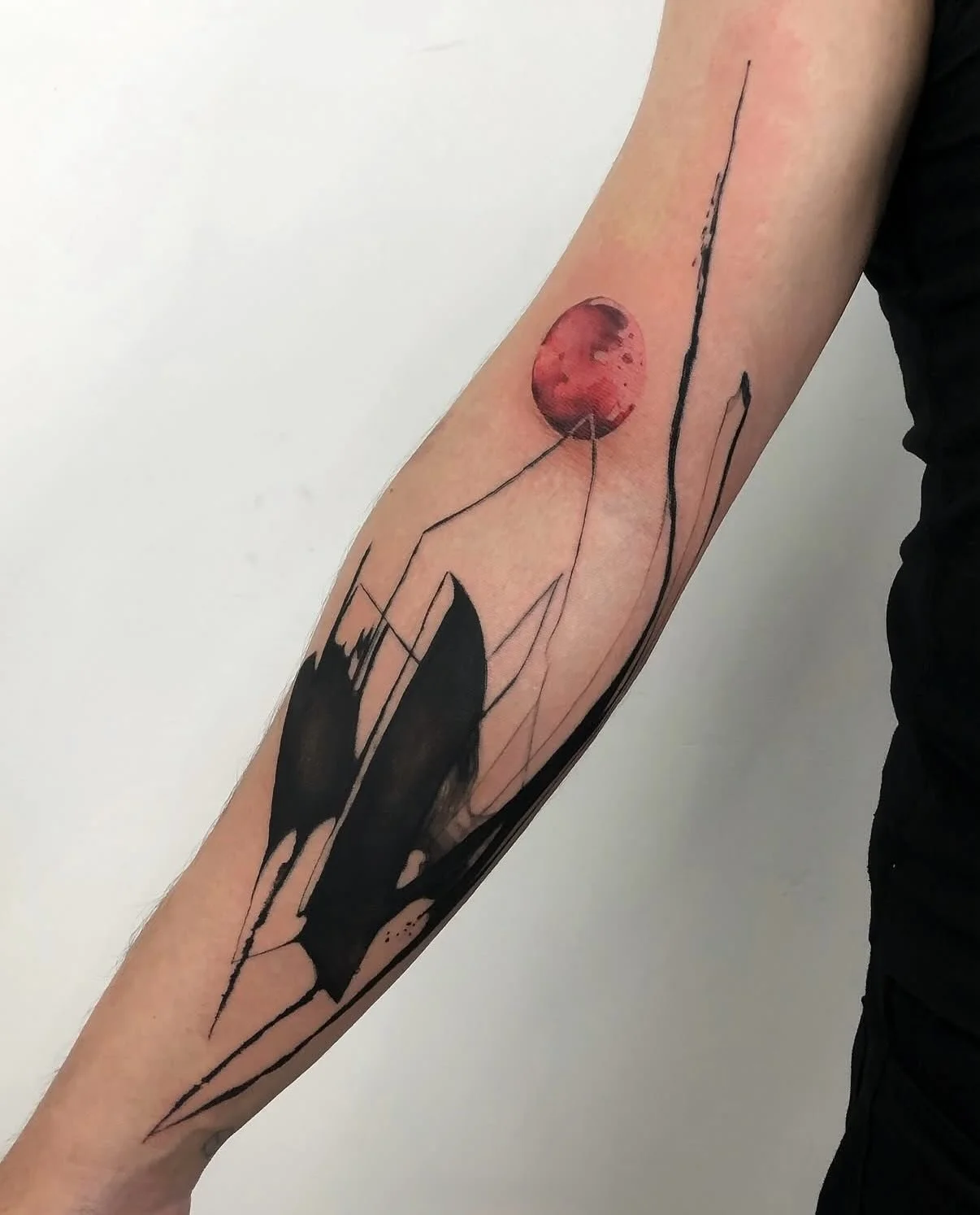 Artist | @szavctr 
NOIA Guest artist / October 2025
Bookings &gt; DM @szavctr or use the link in our bio

Your skin. Your art. Your flow. 

Book now
NO&Iuml;A | Berlin

#noiatattoo #noiastudio #noiaberlin #tattooberlin #tattooart #tattooartist #tatto