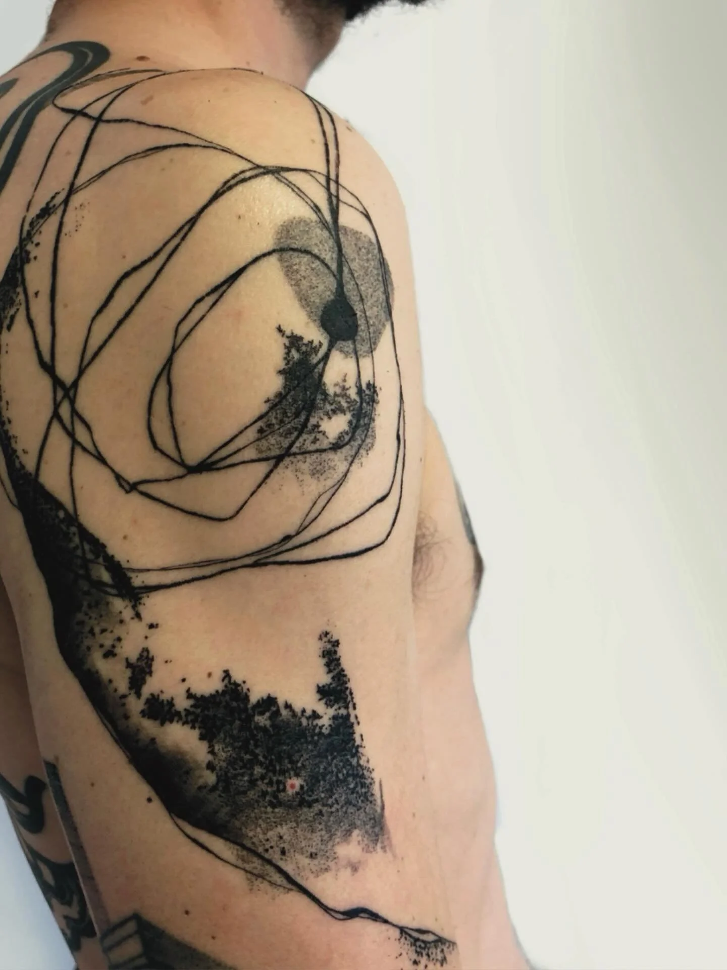 Artist | @laotralore.tattoo 
Guest Artist / February 23-27 in 2026
Bookings > Please check @laotralore.tattoo or use the link in our bio

Your skin. Your art. Your flow. 

NO&Iuml;A | BERLIN

#tattoo #berlintattoo #art