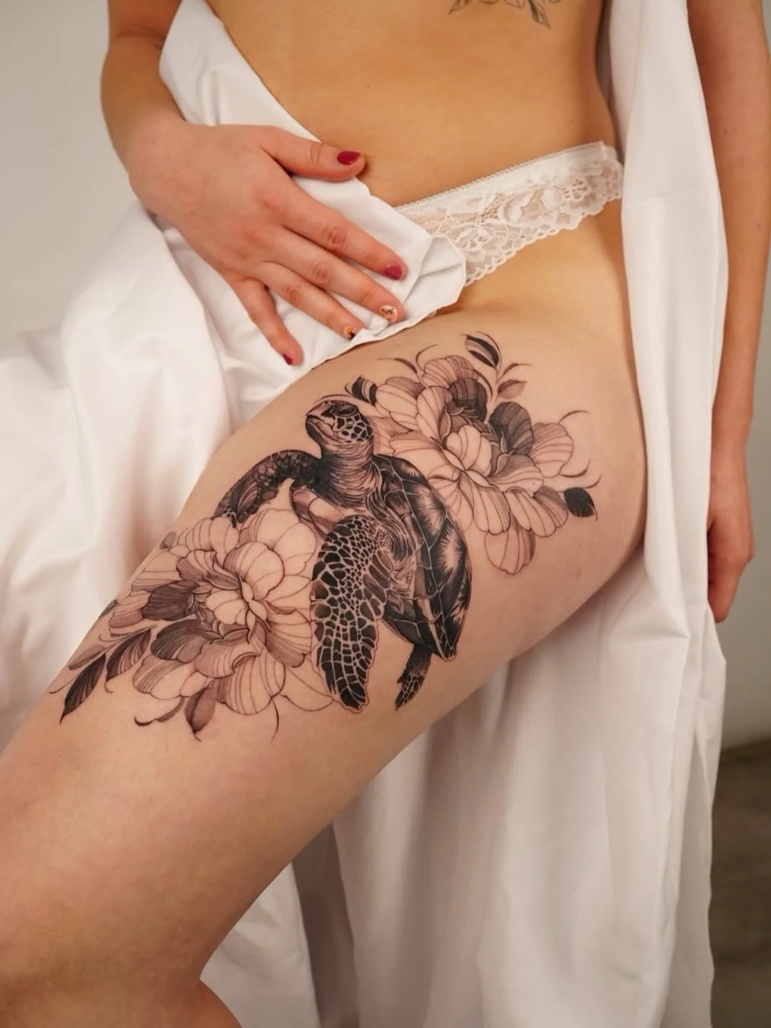 Artist | @merlen.tattoo 
Guest Alert February 16-20 / 2026
Bookings > @merlen.tattoo or use the link in our bio

Your skin. Your art. Your flow.

NO&Iuml;A | BERLIN

#tattoo #berlintattoo #tattooart