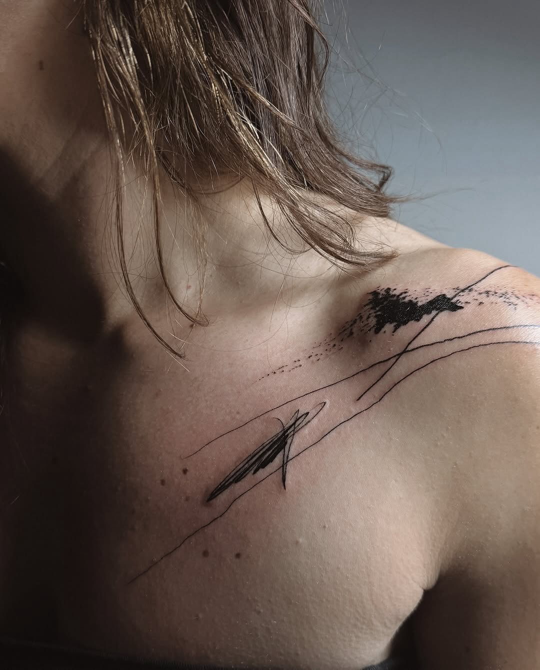 Artist | @gria.mui 
Guest Artist 17-21 April 2026
Bookings > @gria.mui or use the link in our bio

Your skin. Your art. Your flow.

NO&Iuml;A | BERLIN

#tattoo #berlintattoo #tattooart #abstracttattoos #finelinerart