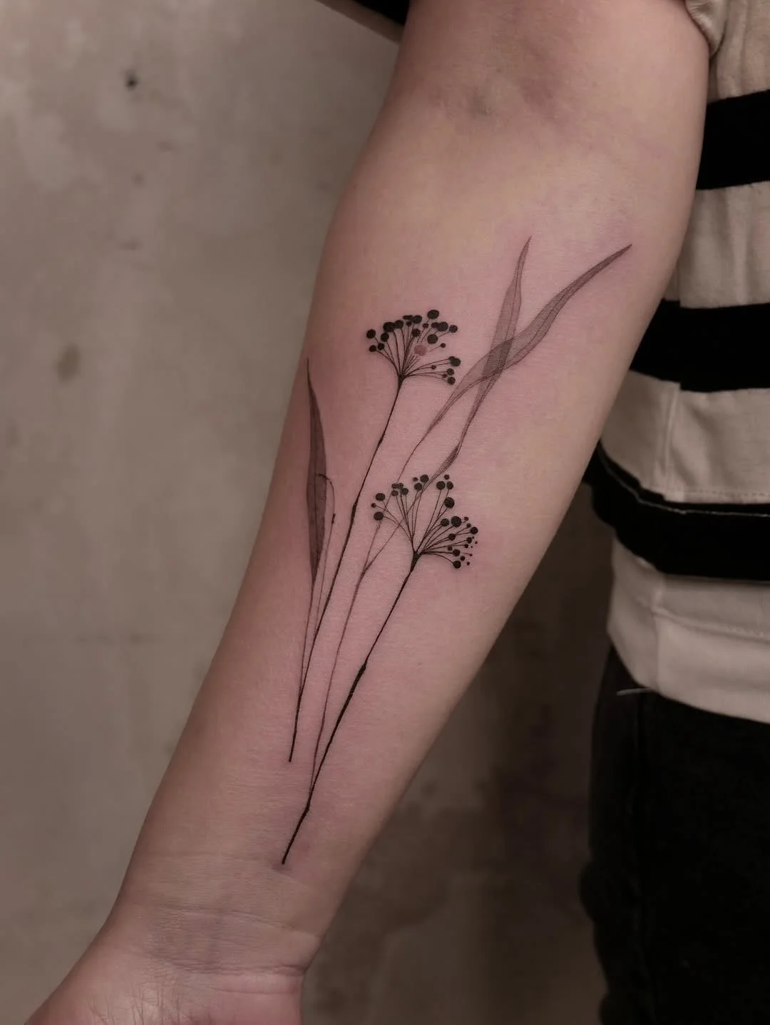 Artist | @sionaxttt 
NOIA Resident Artist
Bookings > please check @sionaxttt or use the link in our bio

Your skin. Your art. Your flow.

NO&Iuml;A | BERLIN

#berlintattoo #armtattoos #abstractartwork #linetattoos #abstracttattoos