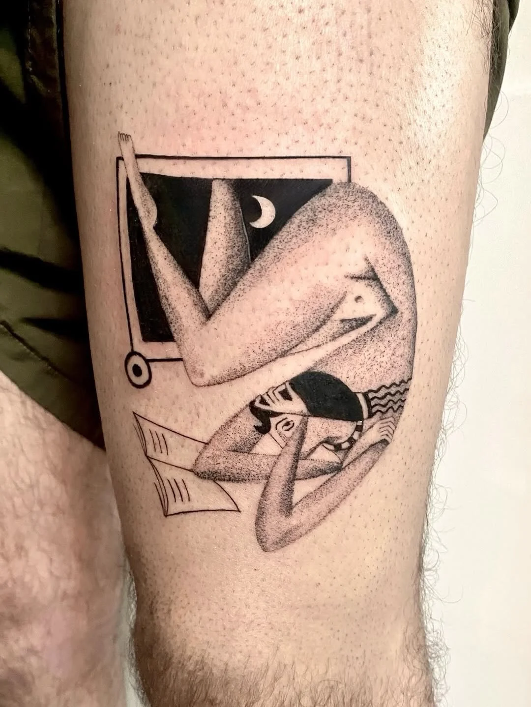 Artist | @bea.fenny 
NOIA Guest Artist April 2026
Bookings > please check @bea.fenny or use the link in our bio

Your skin. Your art. Your flow.

NO&Iuml;A | BERLIN

#berlintattooers #abstracttattoos #linetattoos #legtattoos #armtattoos