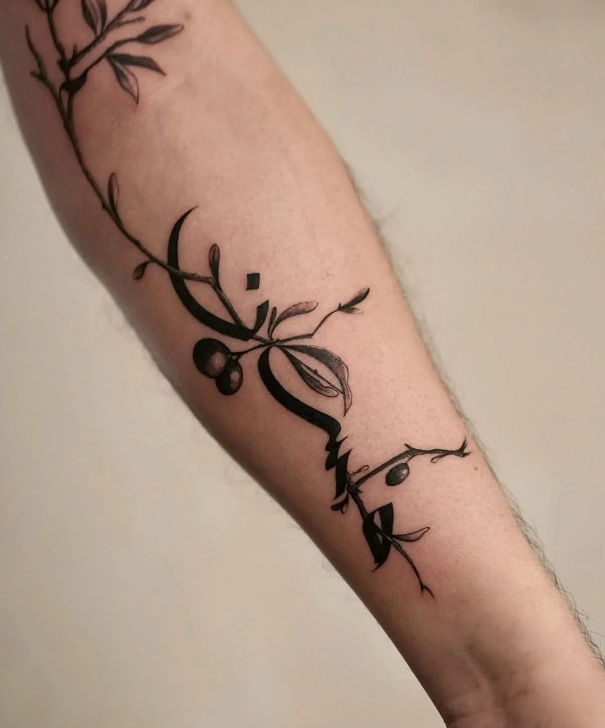 Artist | @mhanna.letters 
NOIA Resident Artist
Bookings > please check @mhanna.letters or use the link in our bio

Your skin. Your art. Your flow.

NO&Iuml;A | BERLIN

#berlintattoo #calligraphytattoo #letteringtattoo #besttattoos #arttattoos