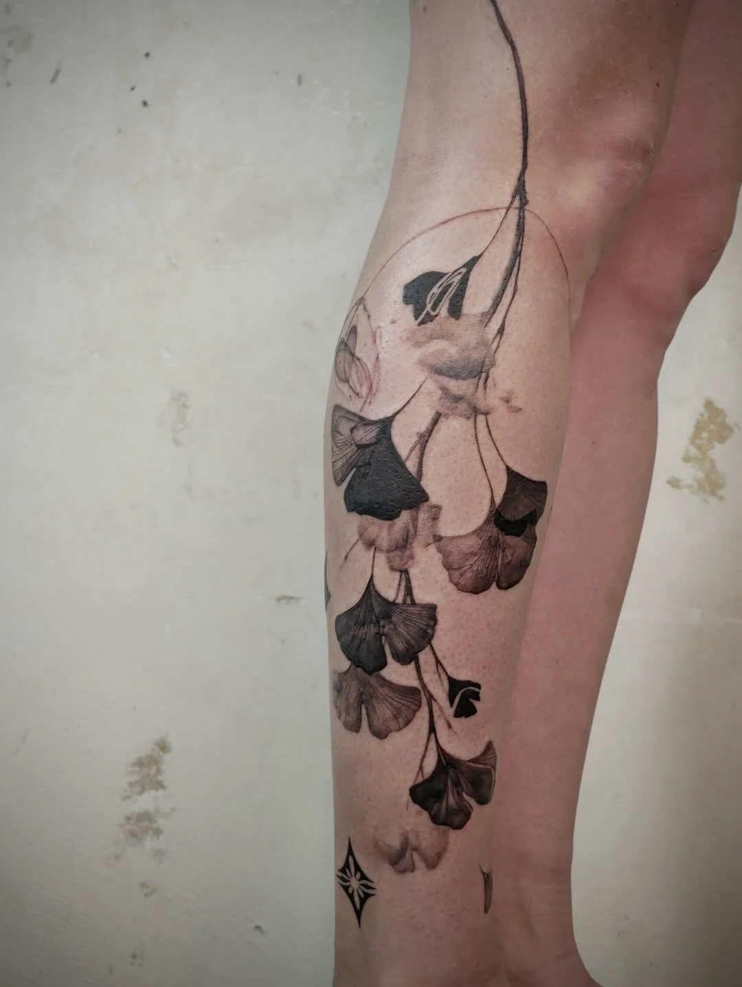 Artist | @sionaxttt 
NOIA Resident Artist
Bookings > please check @sionaxttt or use the link in our bio

Your skin. Your art. Your flow.

NO&Iuml;A | BERLIN

#berlintattoo #armtattoos #abstractartwork #linetattoos #abstracttattoos