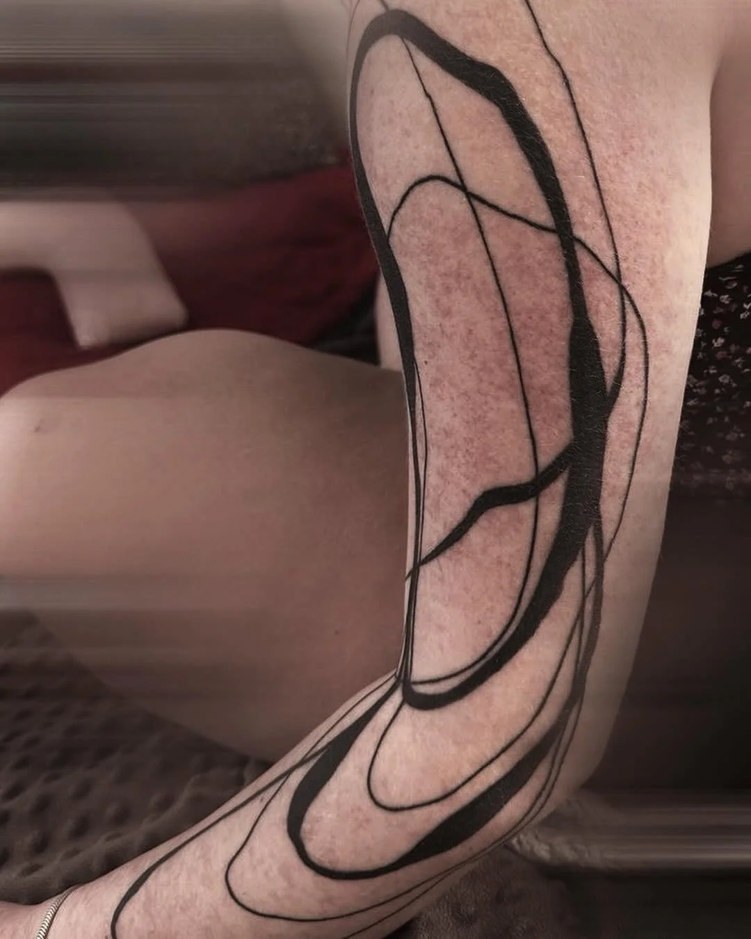 Artist | @brnosch 
NOIA Guest Artist April 2026
Bookings > please check @brnosch or use the link in our bio

Your skin. Your art. Your flow.

NO&Iuml;A | BERLIN

#berlintattooers #besttattoostudio #berlinstudio #besttattooartists #abstracttattoos