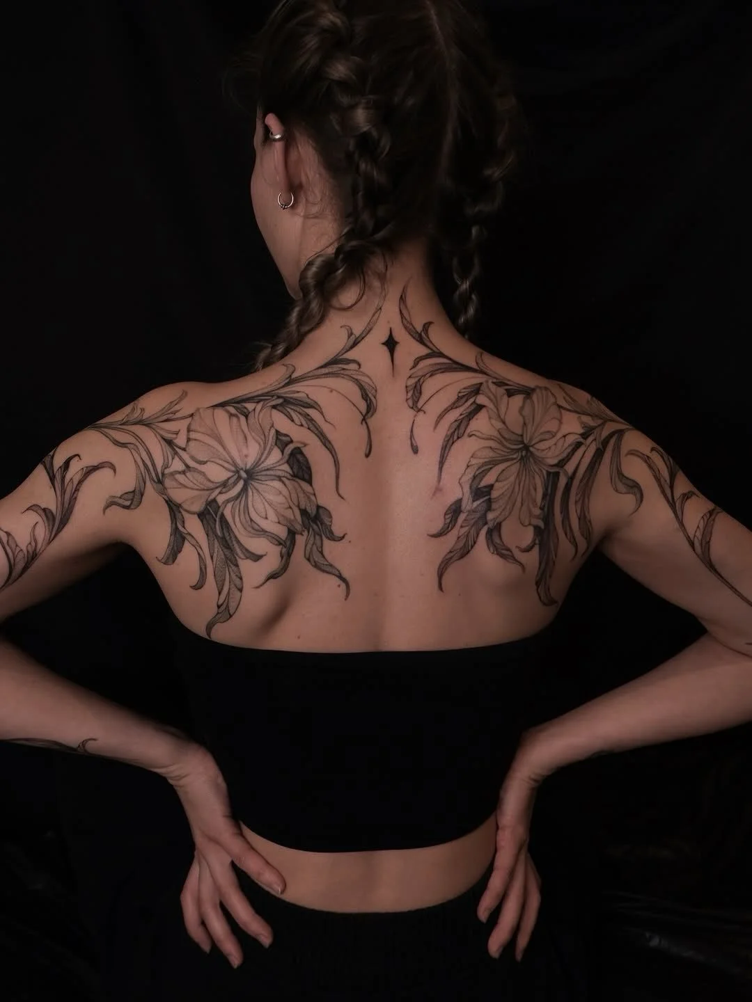 Artist | @sad_tatt 
NOIA Resident Artist 
Bookings > please check @sad_tatt or use the link in our bio

Your skin. Your art. Your flow. 

NO&Iuml;A | BERLIN

#berlin #tattoo #abstracttattoos #berlintattoo #tattooart