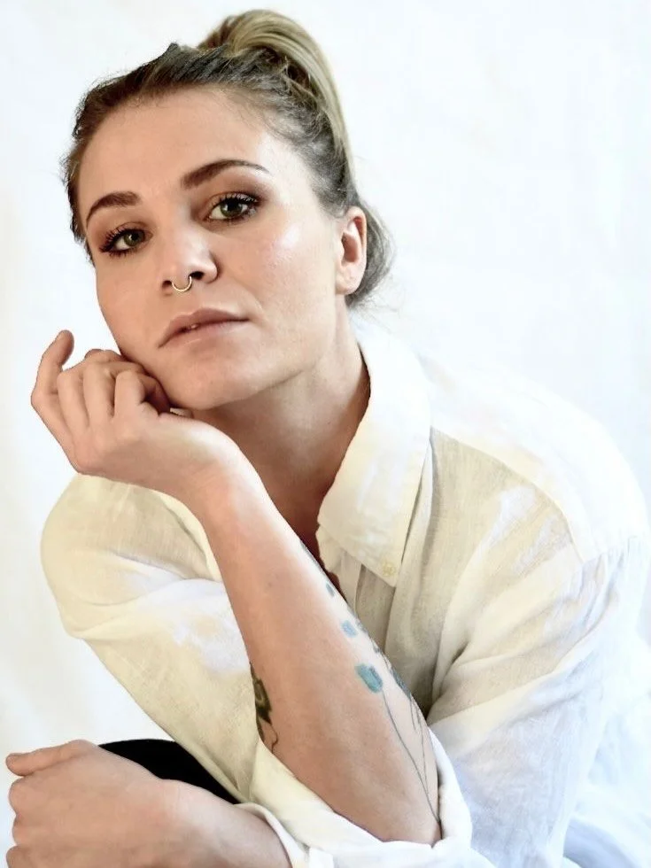 NEW RESIDENT ARTIST
@bea.fenny 

Beatrice Fenato is a Berlin-based artist from Italy whose visual journey began over a decade ago in graphic design and continued through academic studies in illustration and painting. 

Her work explores the balance b