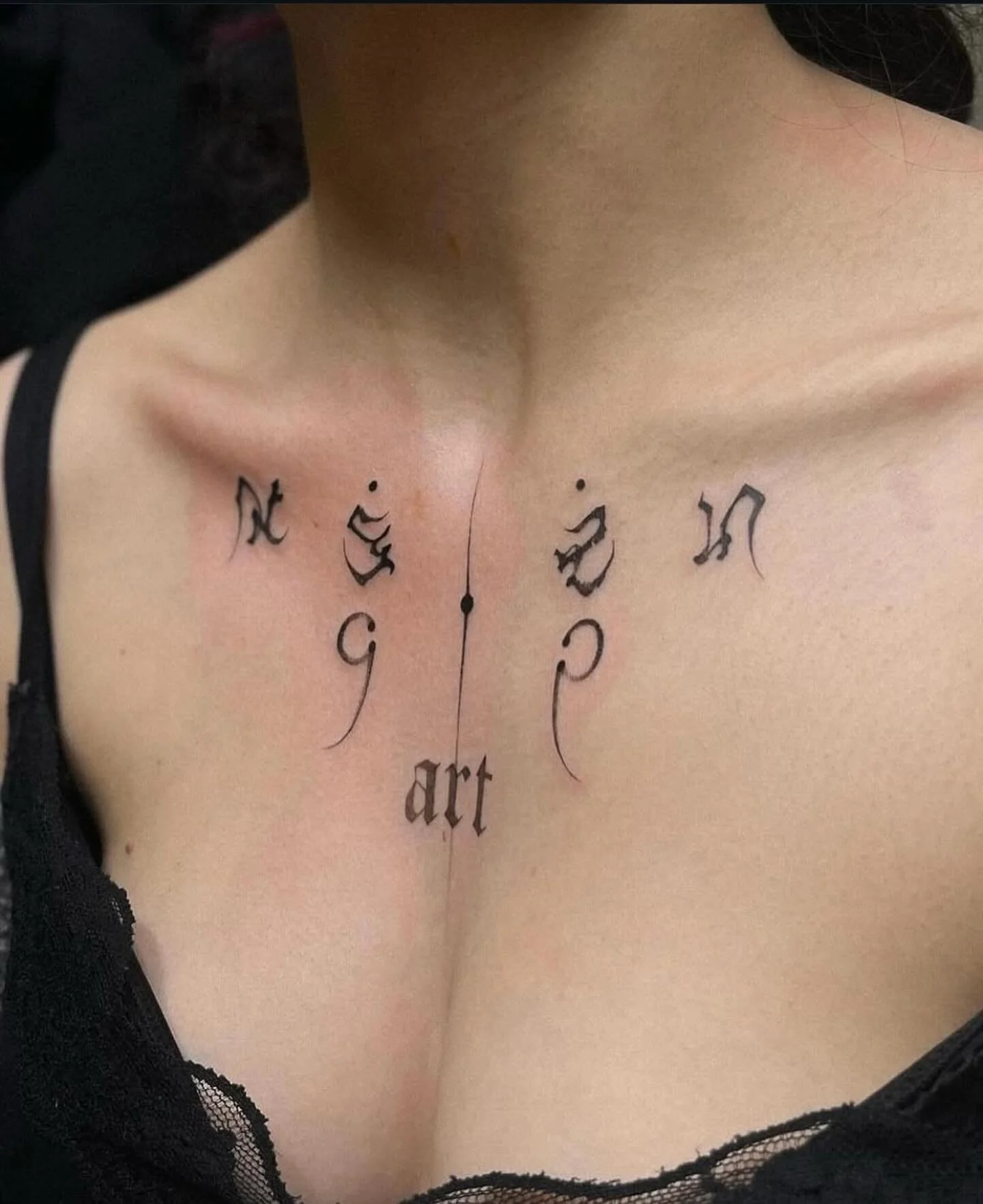 Artist | @won.tje 
NOIA Resident Artist 
Bookings > please check @won.tje or use the link in our bio

Your skin. Your art. Your flow. 

NO&Iuml;A | BERLIN

#berlintattoostudio #abstracttattoos #greattattoos #besttattooers #tattooart