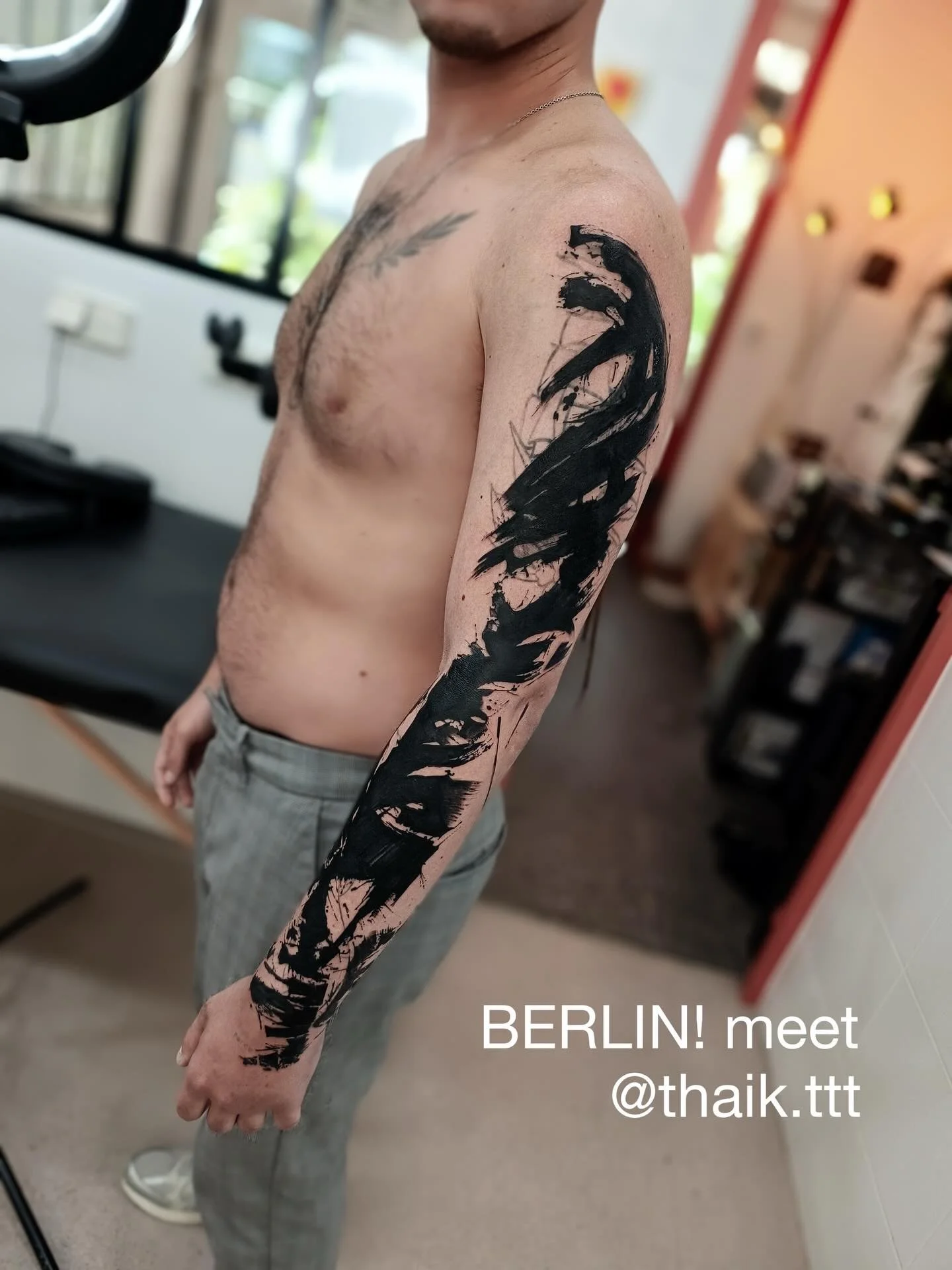 Artist | @thaik.ttt 
Guest Artist July in 2026
Bookings > please check @thaik.ttt or use the link in our bio

Your skin. Your art. Your flow.

NO&Iuml;A | BERLIN

#tattoostudioberlin #besttattooart #bestartists #berlintattoo #abstractartists